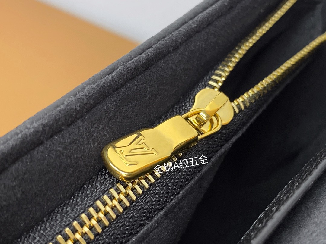 LOUIS VUITTON 路易威登 IVY 金属链条老花满印牛皮革 法棍包 腋下包 斜挎包 单肩包 手提包 黑色 M82154