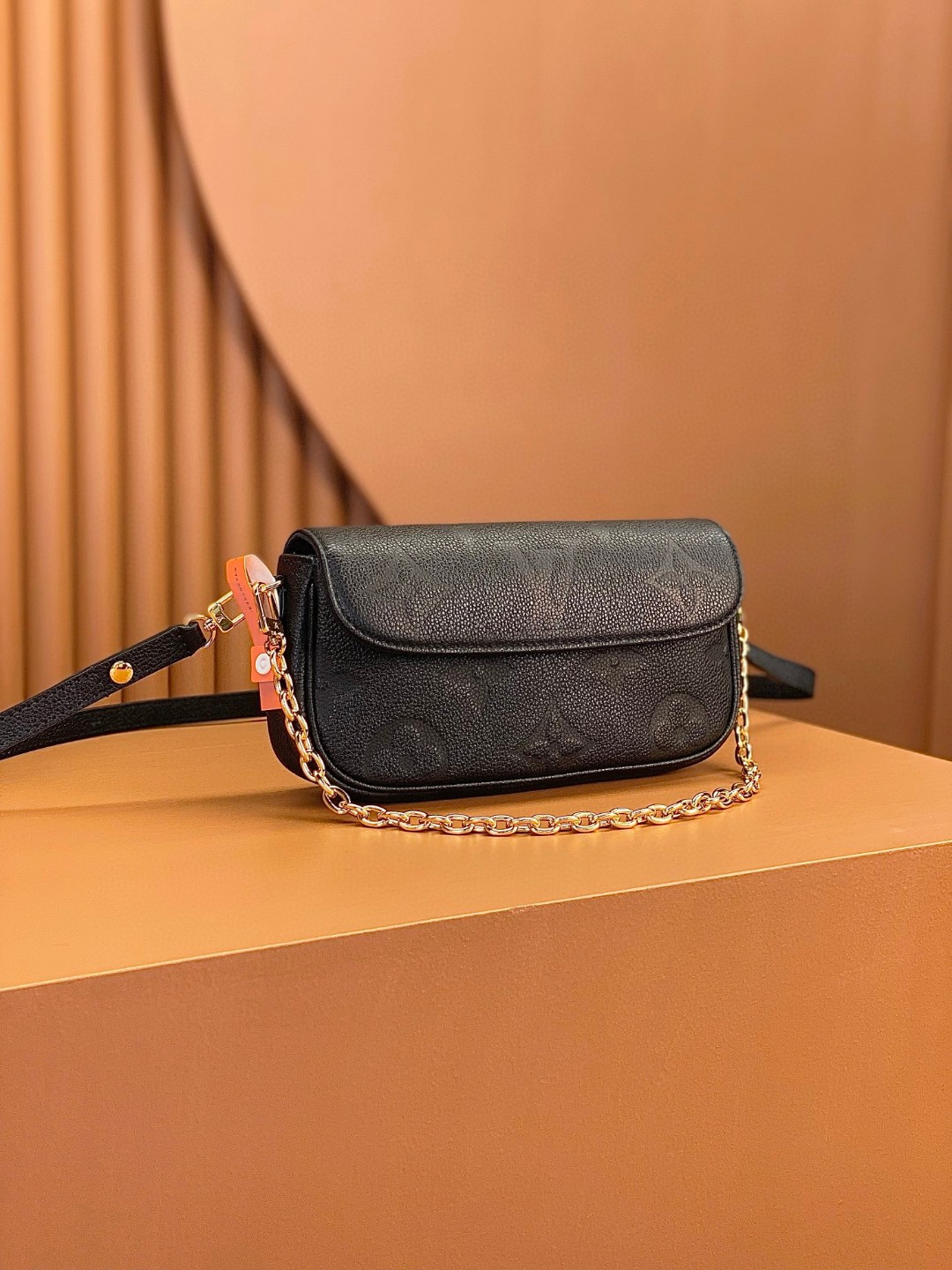 LOUIS VUITTON 路易威登 IVY 金属链条老花满印牛皮革 法棍包 腋下包 斜挎包 单肩包 手提包 黑色 M82154