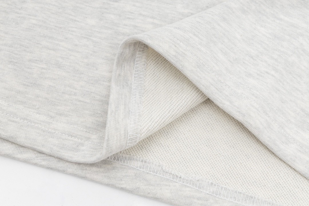 PRADA 普拉达 logo字母刺绣图案 长袖 卫衣 短款 休闲 女款 米白色 134676-1X6Q-F0018