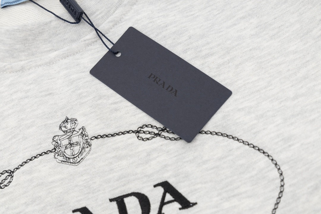PRADA 普拉达 logo字母刺绣图案 长袖 卫衣 短款 休闲 女款 米白色 134676-1X6Q-F0018