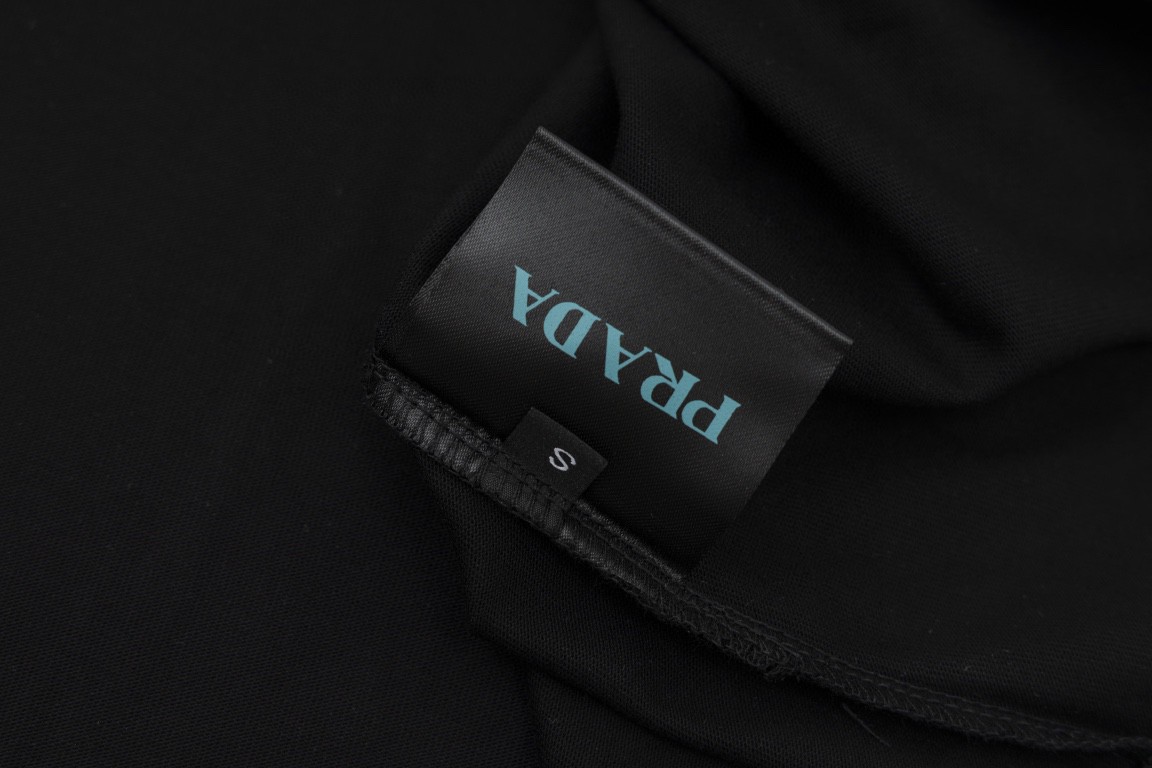 PRADA 普拉达 几何图形印花图案 套头圆领 短袖 T恤 男女同款 白色 黑色 