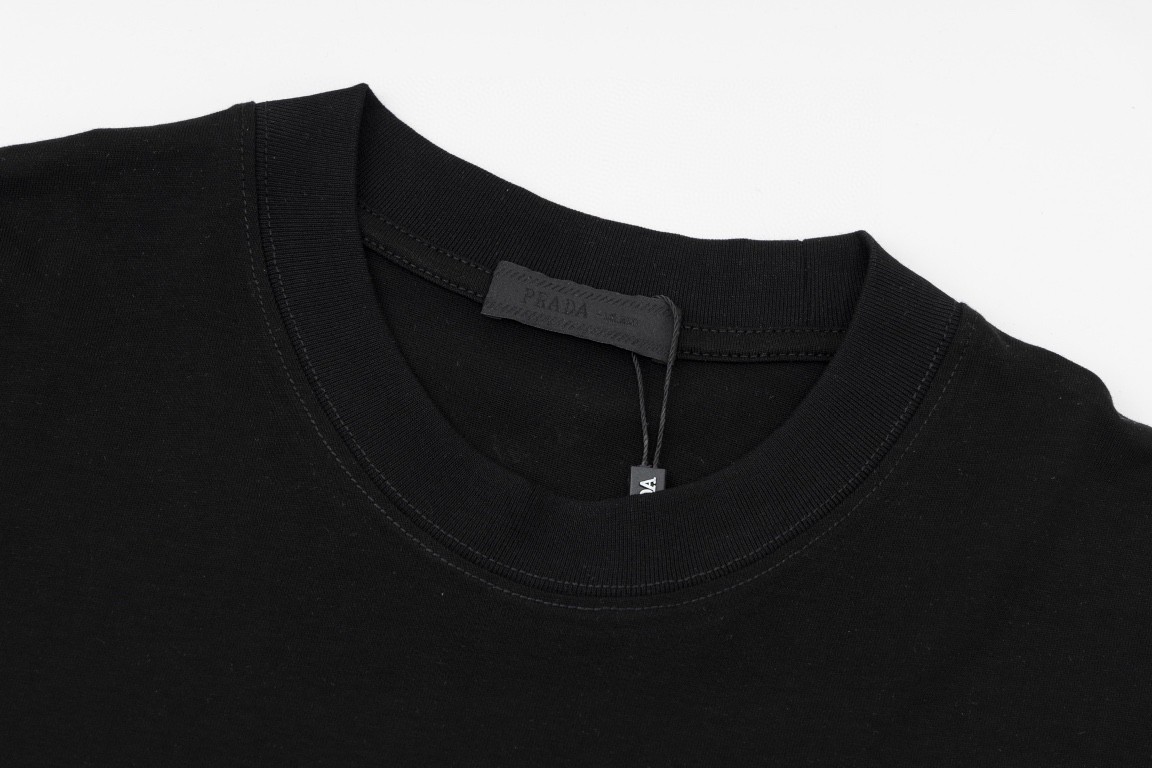 PRADA 普拉达 几何图形印花图案 套头圆领 短袖 T恤 男女同款 白色 黑色 