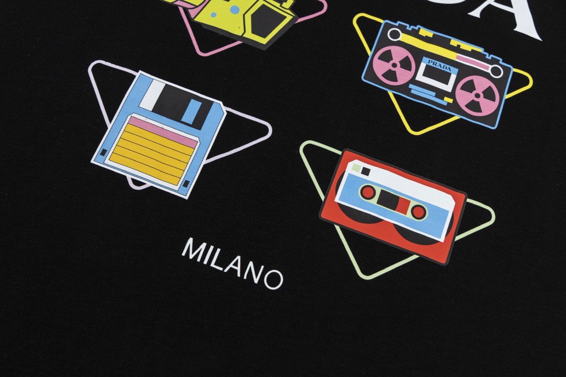 PRADA 普拉达 胸前印花图案 套头圆领 短袖 T恤 男女同款 白色 黑色 