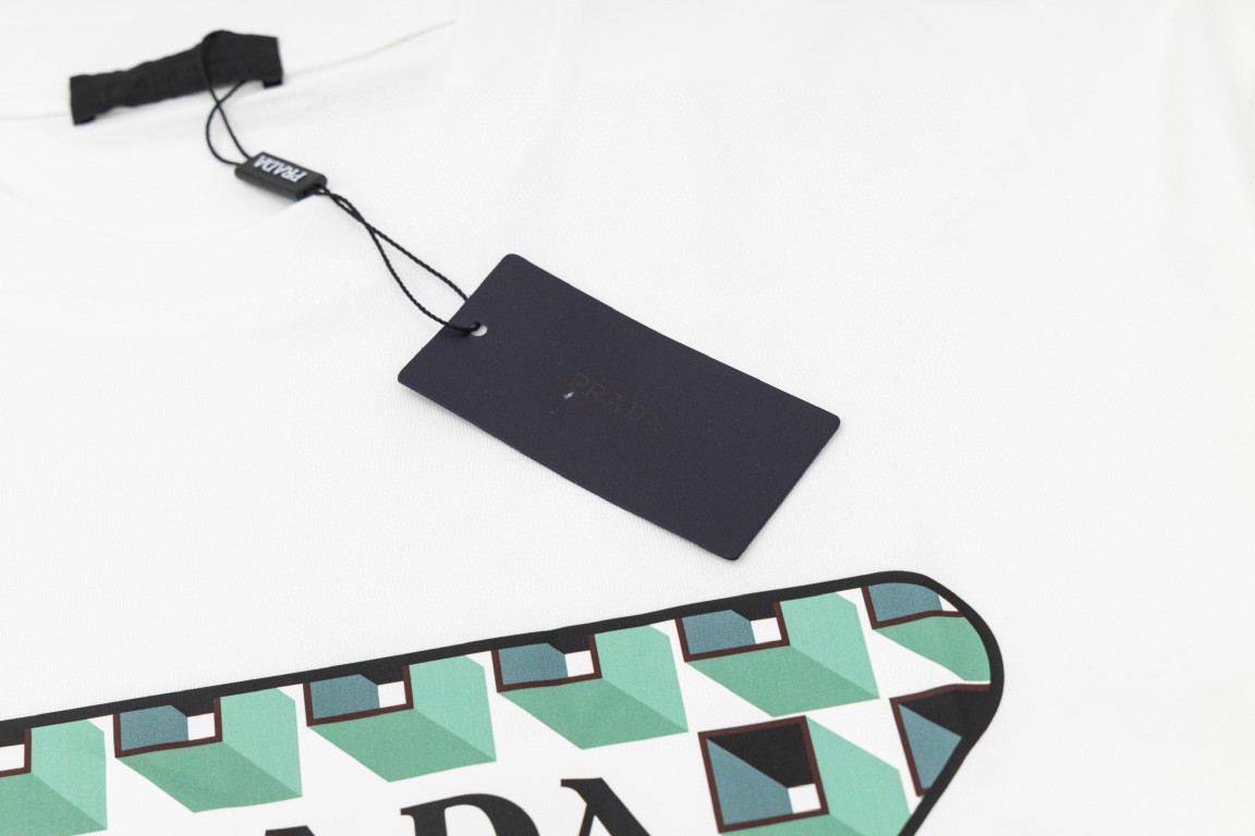 PRADA 普拉达 几何图形印花图案 套头圆领 短袖 T恤 男女同款 白色 黑色 