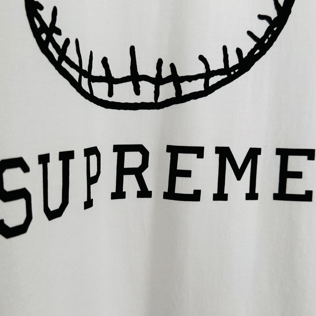 Supreme FW23 WEEK1 SKELETON TEE 纯色骷髅头字母印花圆领 短袖 T 恤 男女同款 白色 SUP-FW23-004