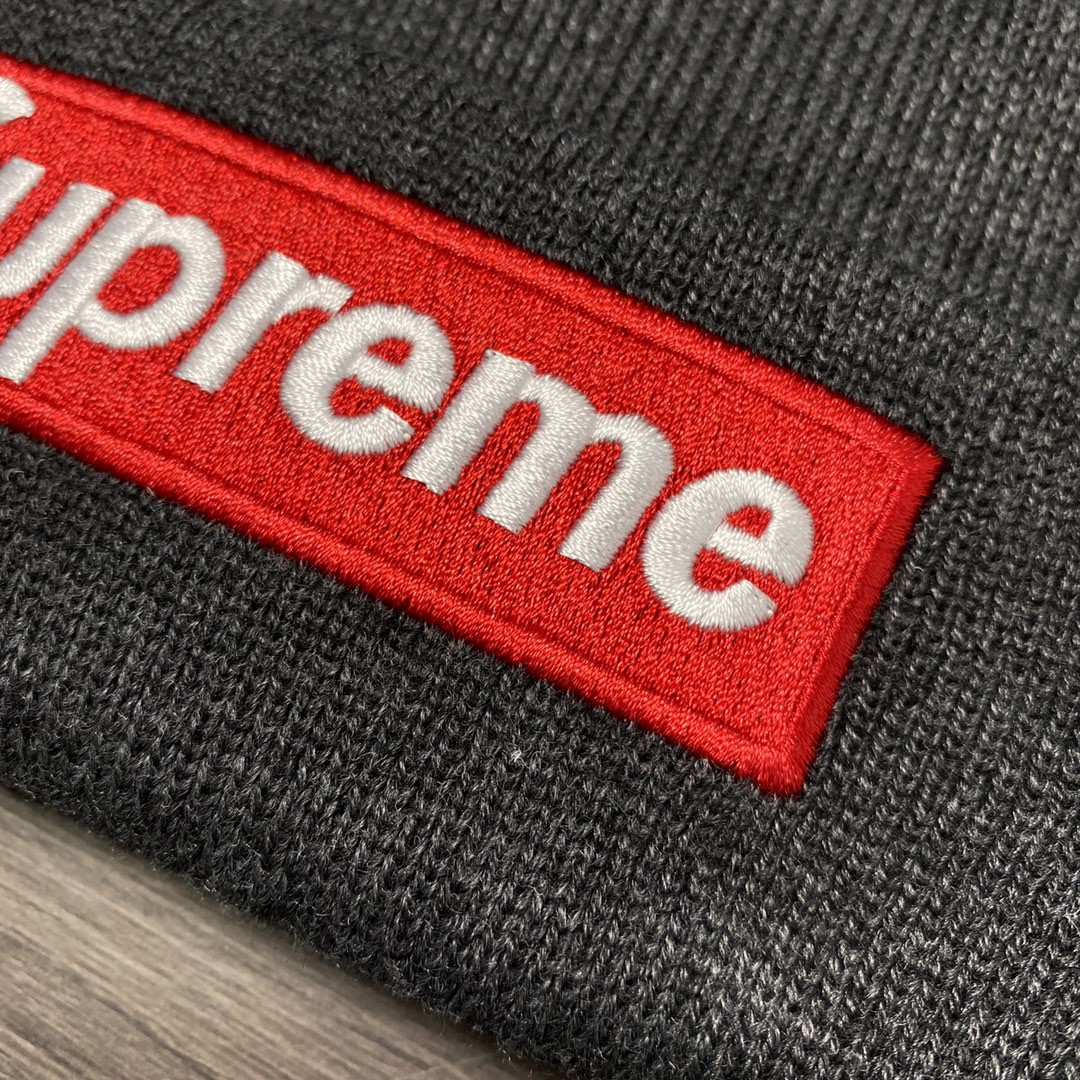 Supreme Week 16 New Era Box Logo Beanie 联名款 徽标刺绣装饰 绒线帽 毛线帽 帽子 男女同款 情侣款 黑棕 SUP-FW21-404