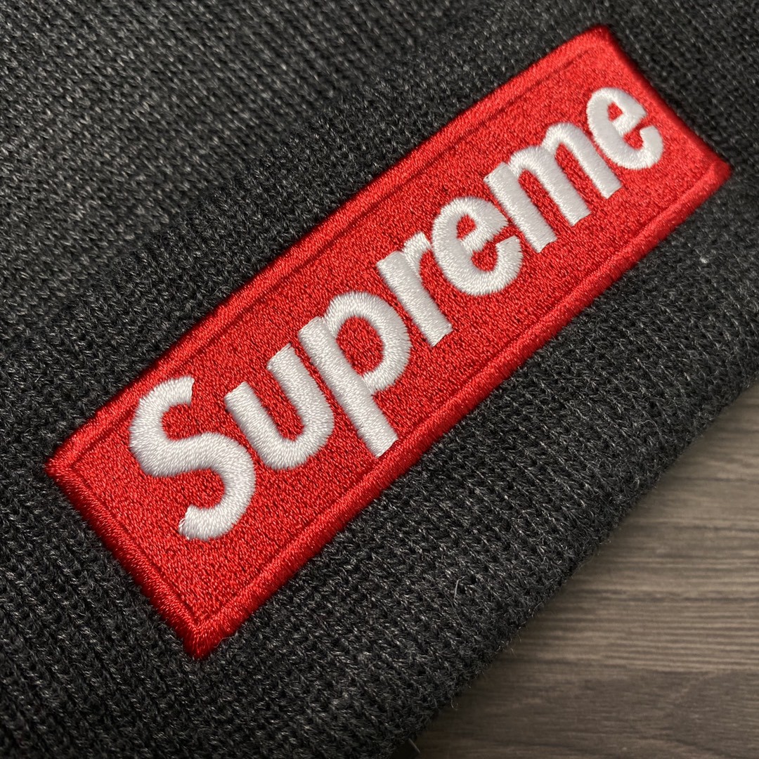 Supreme Week 16 New Era Box Logo Beanie 联名款 徽标刺绣装饰 绒线帽 毛线帽 帽子 男女同款 情侣款 黑棕 SUP-FW21-404