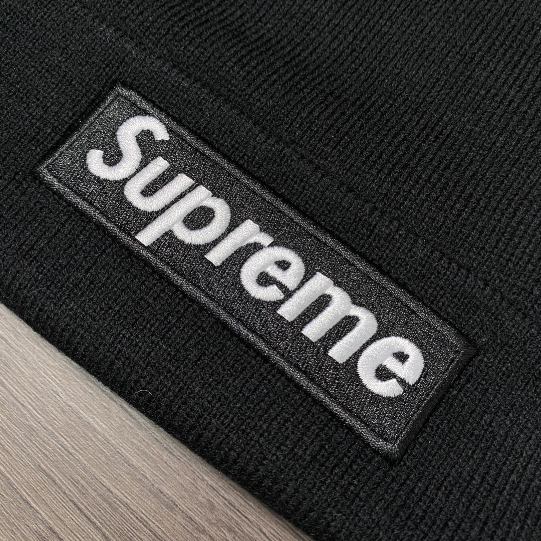 Supreme Week 16 New Era Box Logo Beanie 联名款 徽标刺绣装饰 绒线帽 毛线帽 帽子 男女同款 情侣款 黑色 SUP-FW21-404