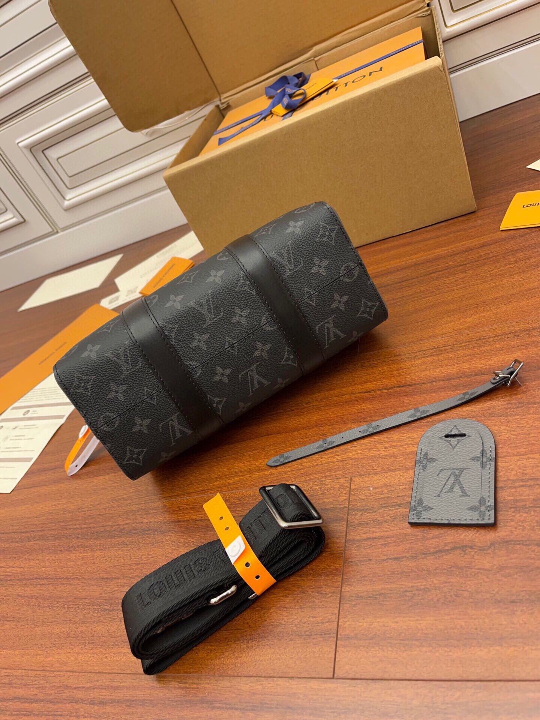 LOUIS VUITTON 路易威登 CITY KEEPALL 经典老花满印 斜挎包 单肩包 手提包 黑色 M45936