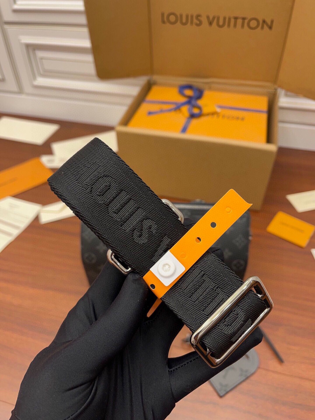 LOUIS VUITTON 路易威登 CITY KEEPALL 经典老花满印 斜挎包 单肩包 手提包 黑色 M45936