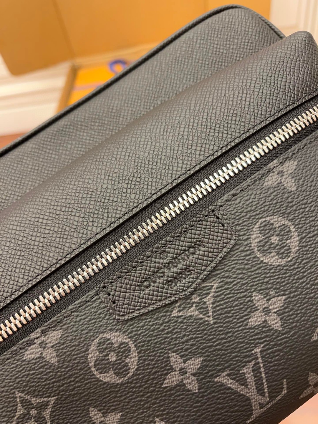 LOUIS VUITTON 路易威登 Outdoor 经典老花牛皮拼涂层帆布 邮差包 斜挎包 单肩包 手提包 黑色 M30233