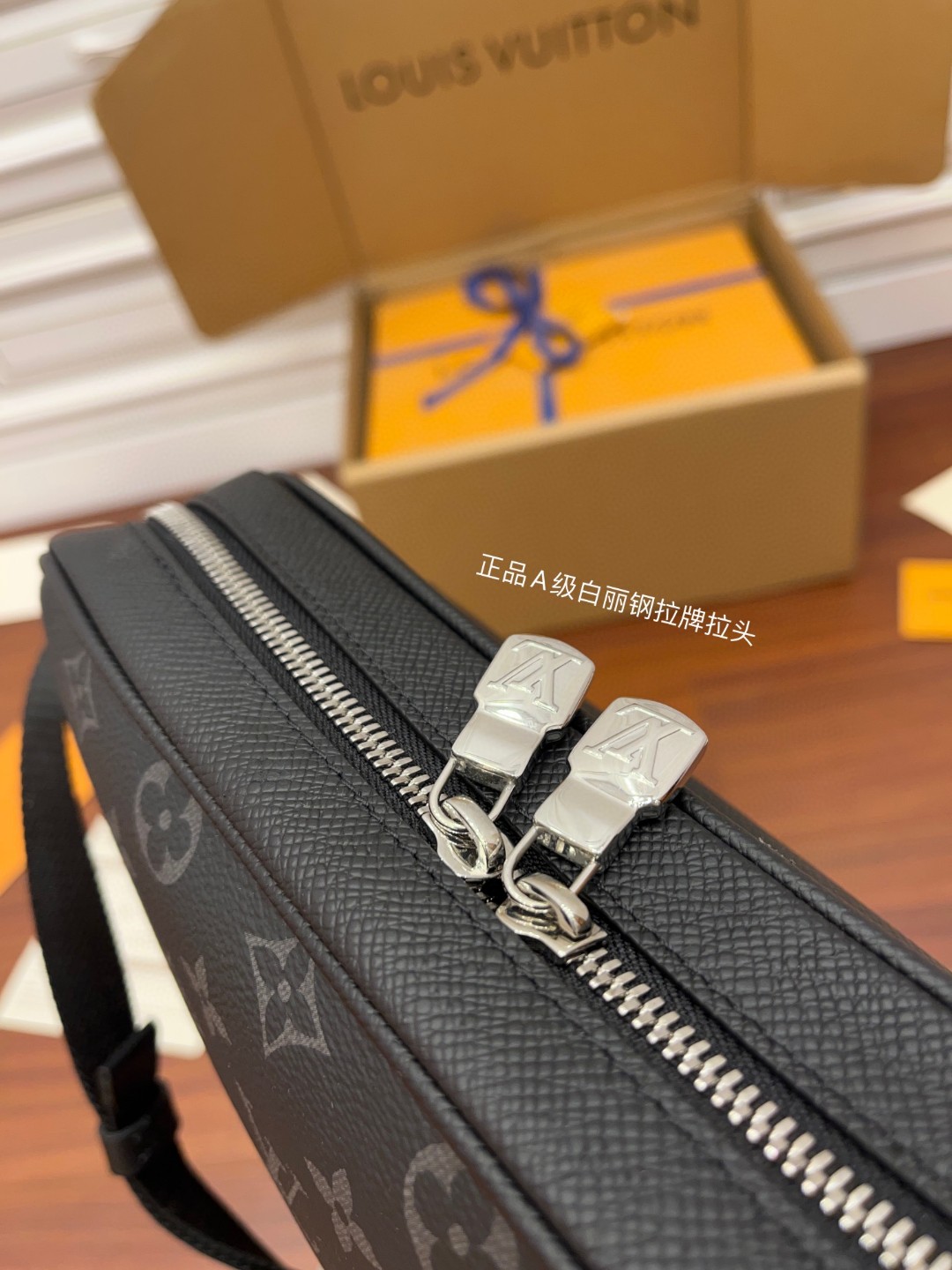LOUIS VUITTON 路易威登 Outdoor 经典老花牛皮拼涂层帆布 邮差包 斜挎包 单肩包 手提包 黑色 M30233
