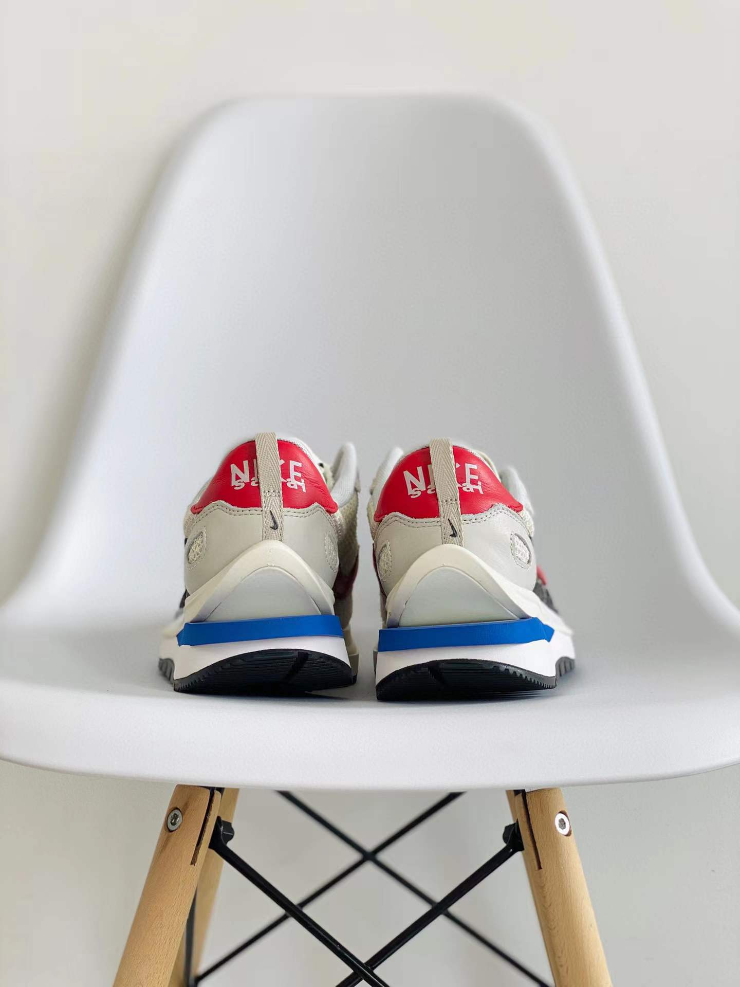 Sacai 3.0 VaporWaffle Royal Fuchsia 白红 低筒 华夫鞋 增高男女鞋 结构解构鞋 复古休闲鞋  CV1363-100