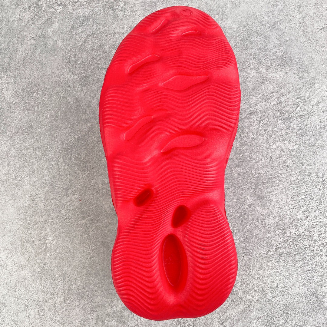 adidas originals Yeezy Foam Runner Vermilion 红色 赤焰朱砂 运动凉鞋 洞洞鞋 拖鞋 室内室外拖 男鞋 女鞋 GW3355