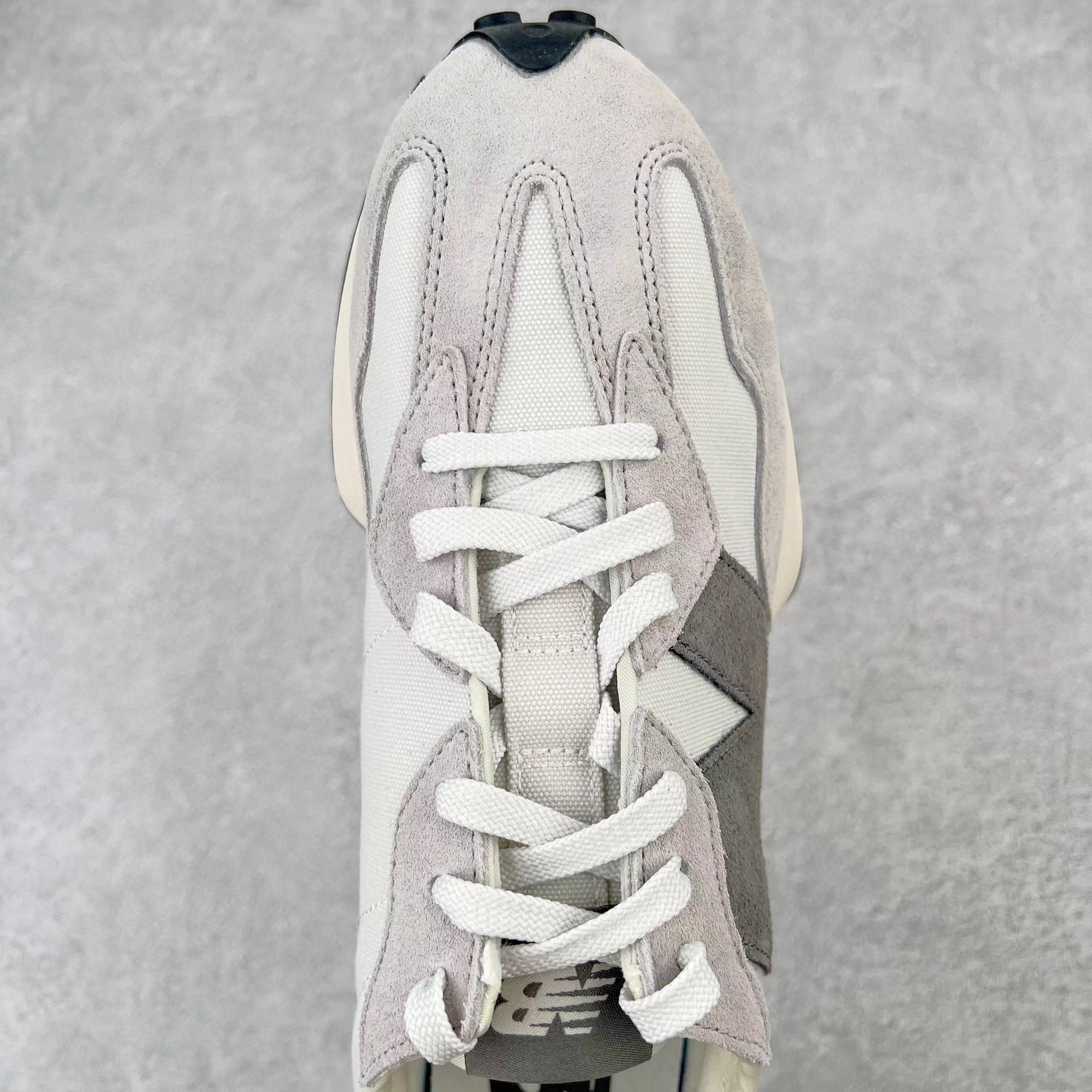 New Balance 327 灰色拼色  低筒 复古慢跑鞋 休闲鞋 板鞋 运动鞋 男鞋 女鞋 MS327WE