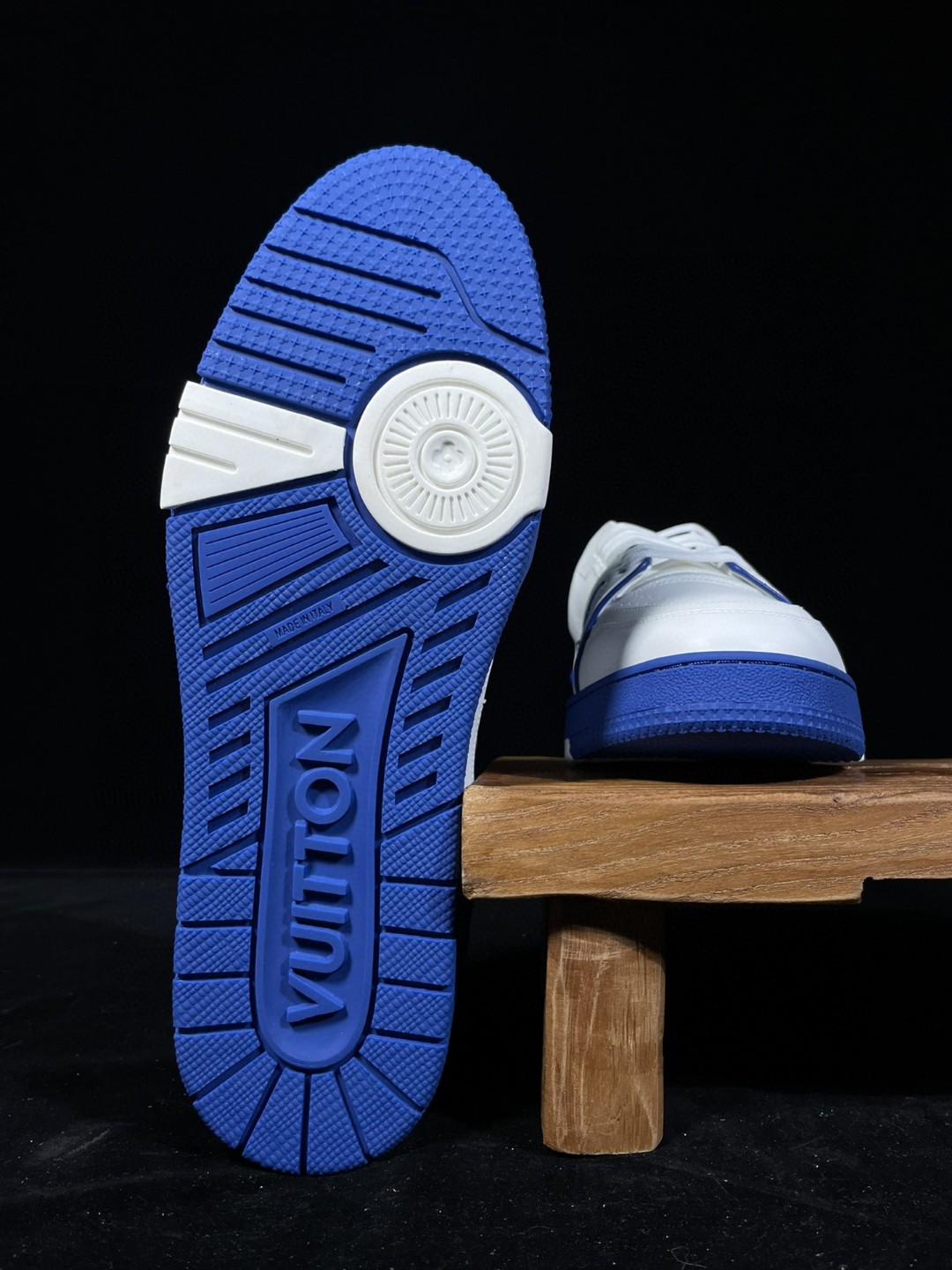 Louis Vuitton 路易威登 Trainer 白蓝 低筒 休闲鞋 板鞋 运动鞋 男鞋 女鞋 1A8SJN