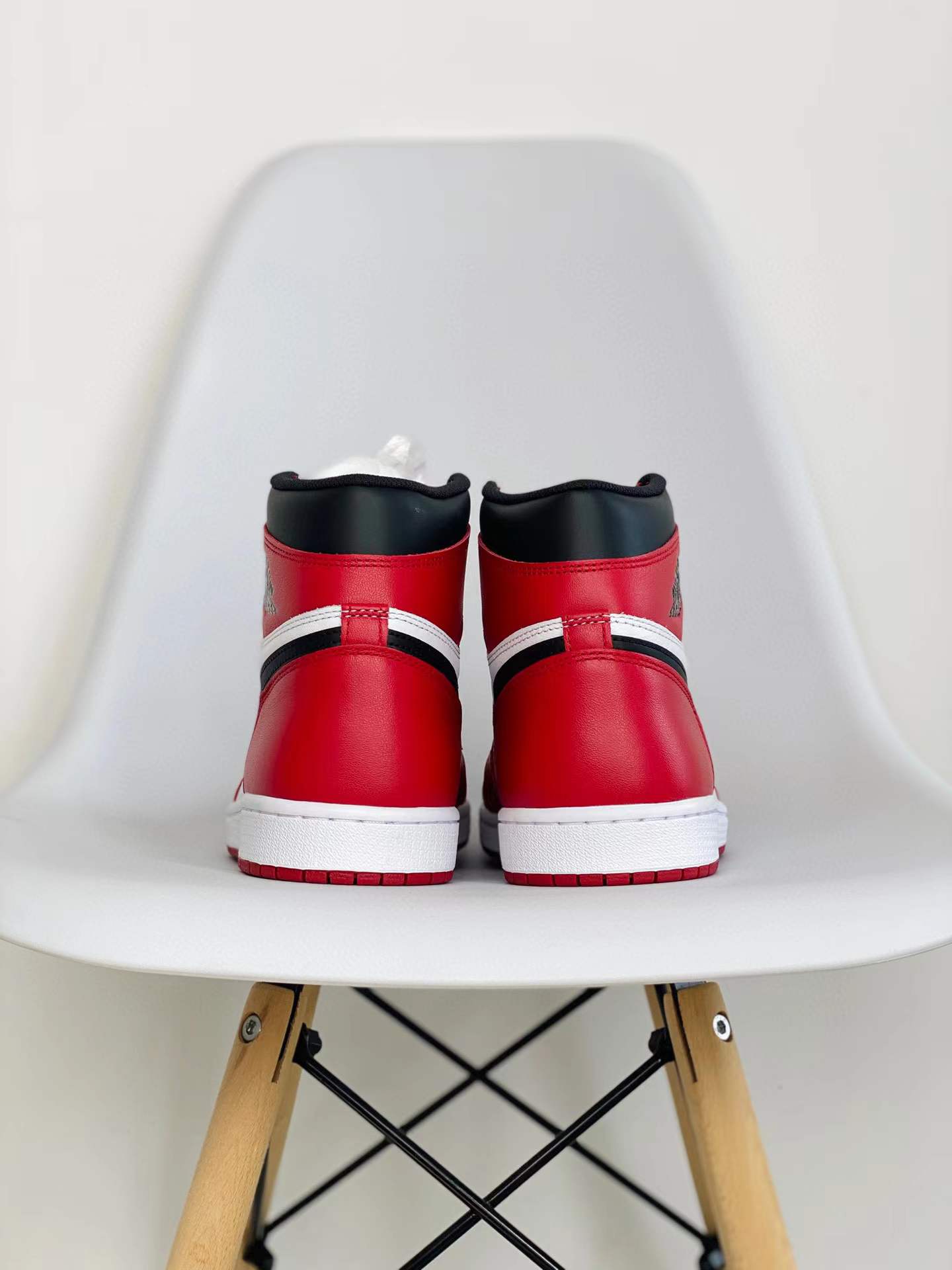 Air Jordan 1 AJ1 Retro Chicago 2015 芝加哥 白紅 篮球鞋 高筒 休闲鞋 男鞋 板鞋 