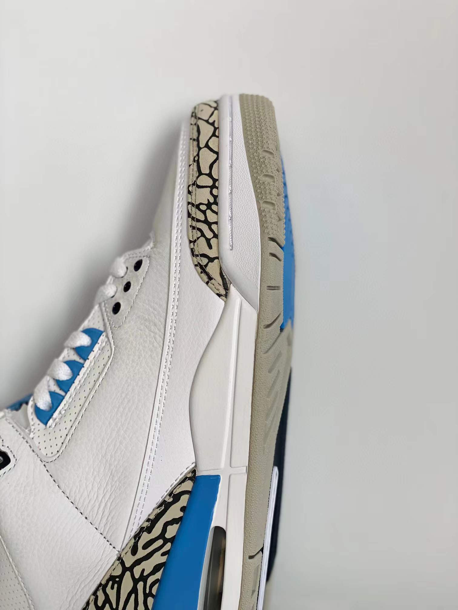 Air Jordan 3 Retro UNC 北卡藍 AJ 3低筒 休闲鞋 篮球鞋 板鞋 男鞋 CT8532-104