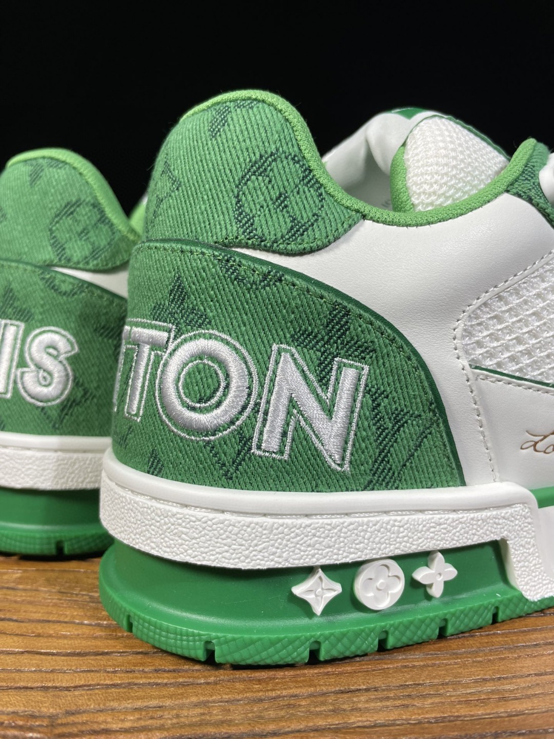 Louis Vuitton 路易威登 Trainer 魔术贴 白绿 低筒 休闲鞋 板鞋 运动鞋 男鞋 女鞋 