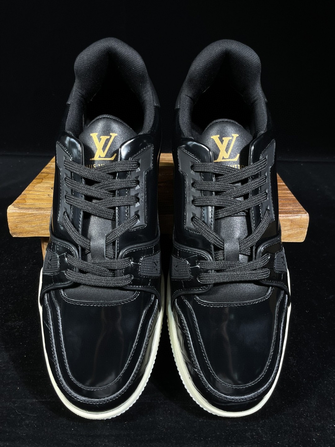 Louis Vuitton 路易威登 Trainer 黑色 低筒 休闲鞋 板鞋 运动鞋 男鞋 女鞋 