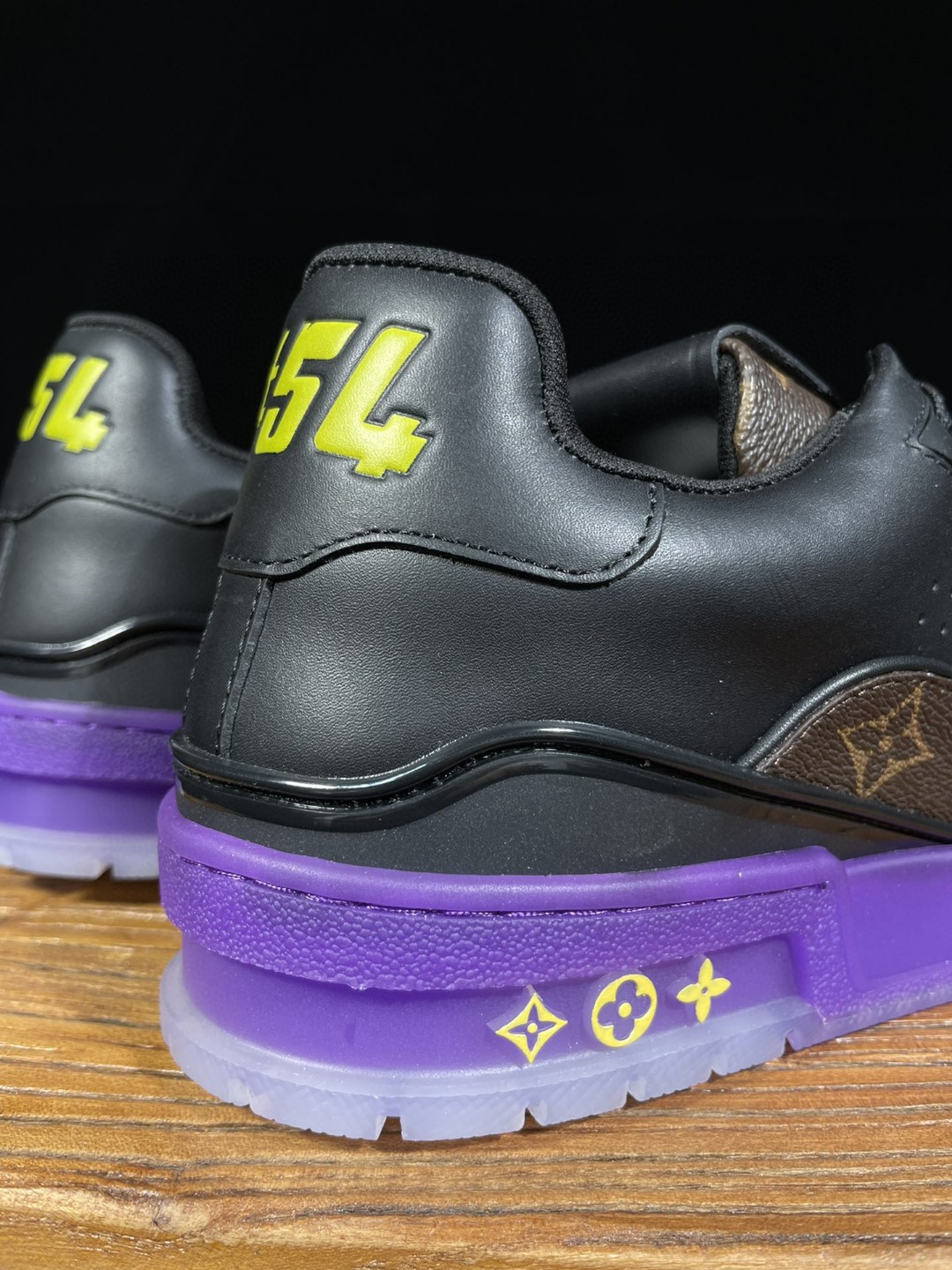 Louis Vuitton 路易威登 Trainer 湖人紫金 低筒 休闲鞋 板鞋 男鞋 女鞋 1A8WJ6