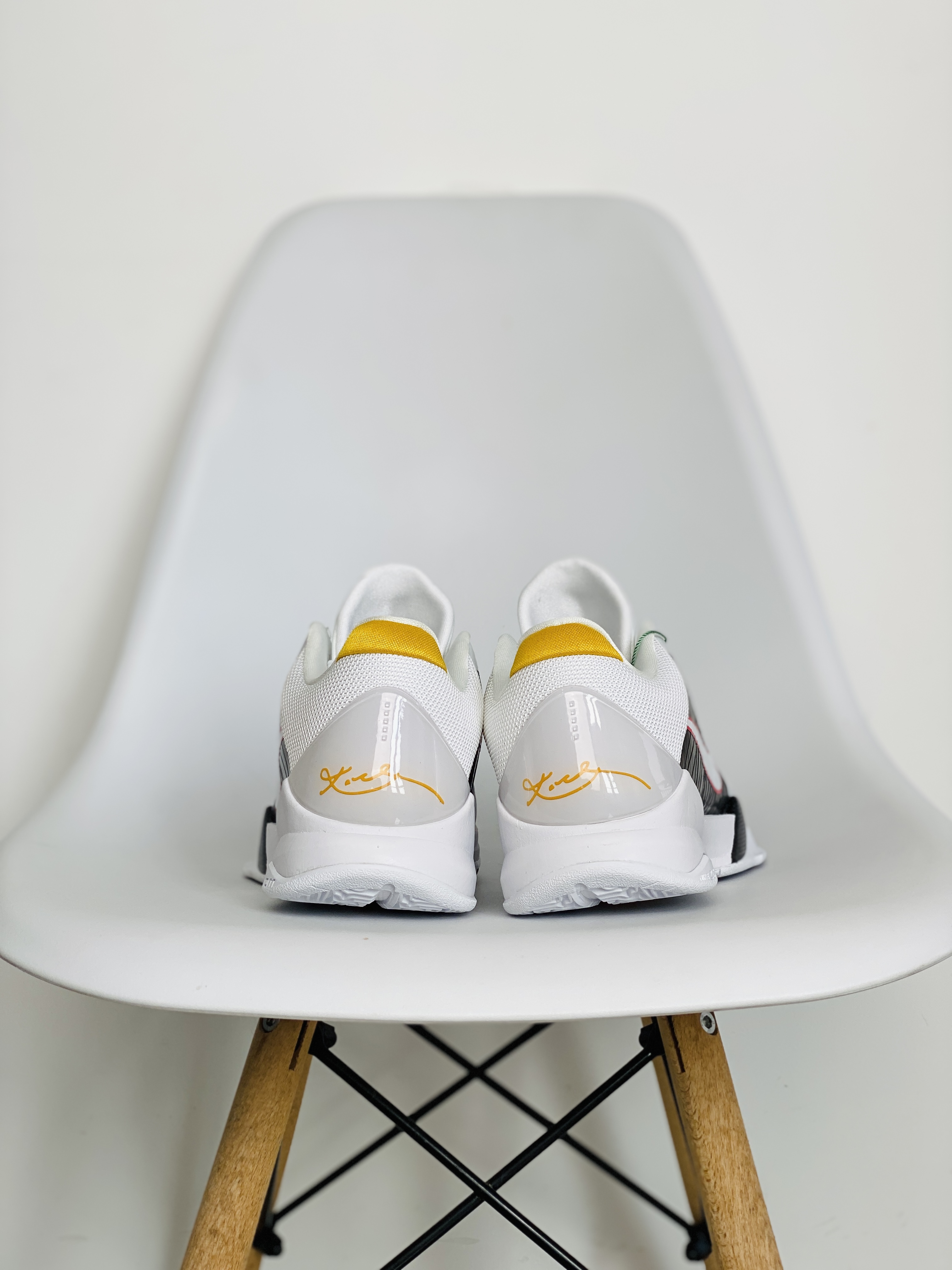 S2外貿 KOBE5 Bruce Lee Alt 黑白 李小龙  低筒 前掌气垫 球鞋 籃球鞋 實戰鞋  真碳板 男鞋CD4991-101