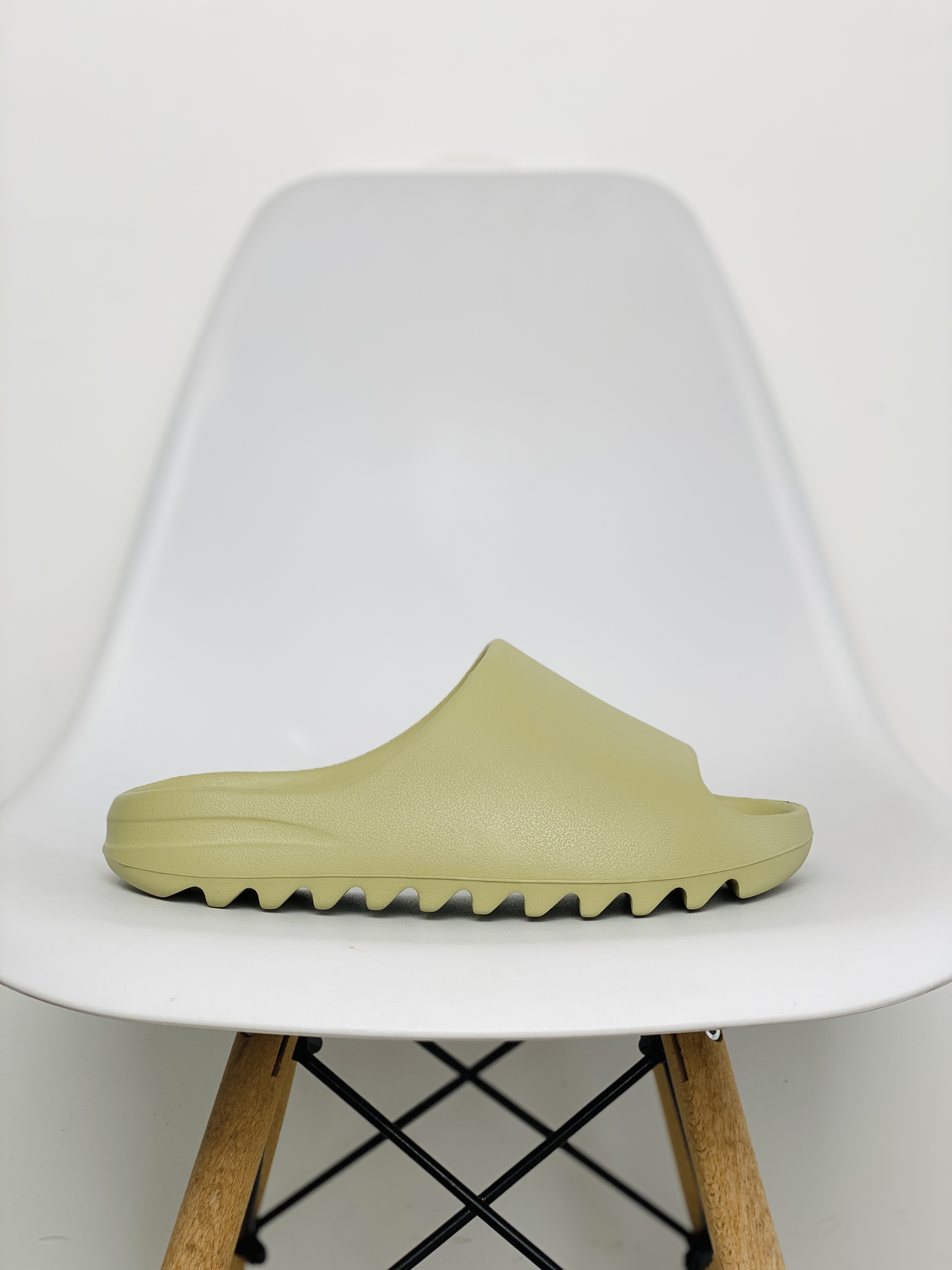 originals Yeezy Slide Resin 雾面豆绿 室外 室内拖鞋 沙滩鞋 男鞋 女鞋  FZ5904