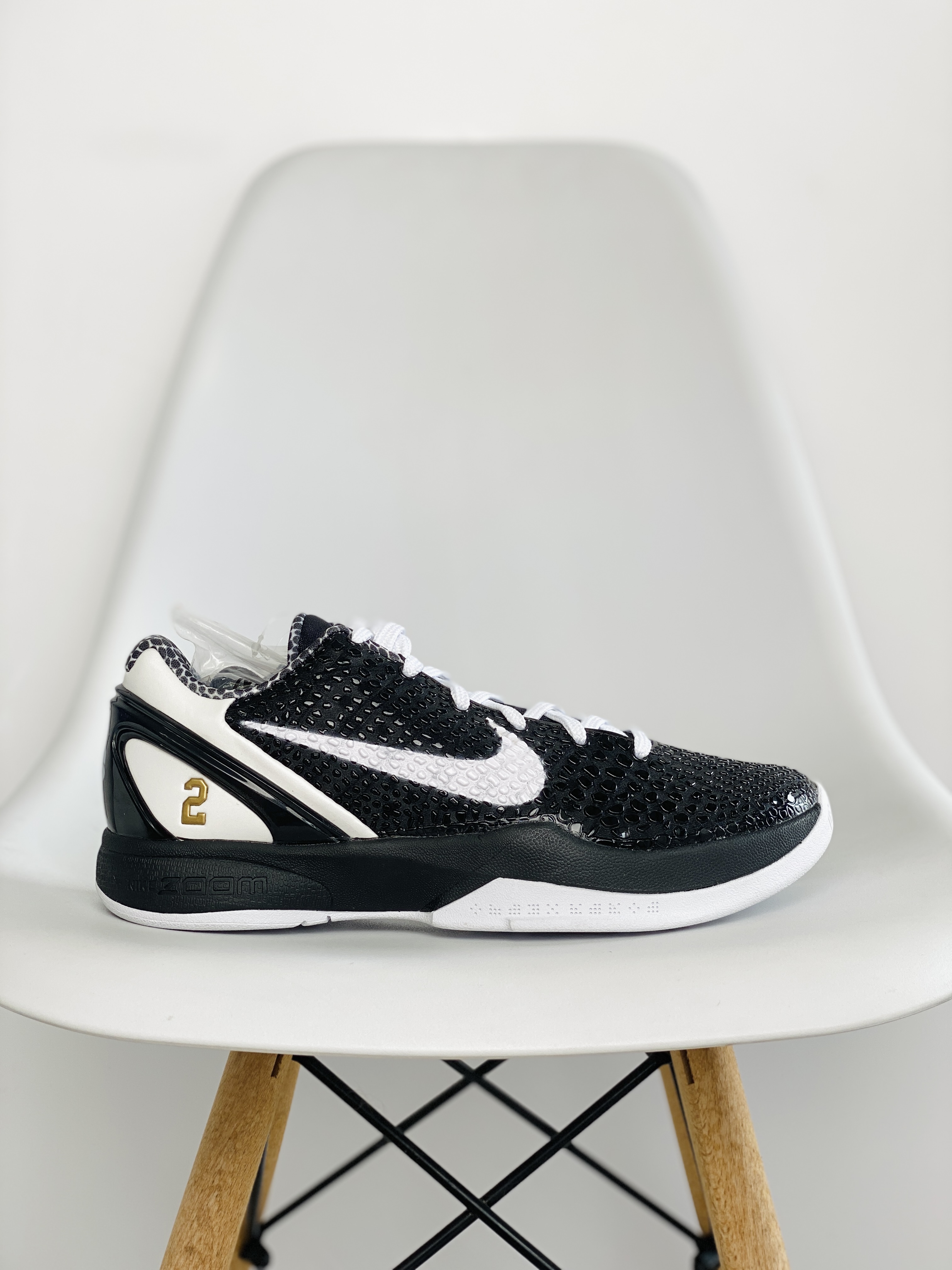 需预定 H12 Kobe6  GIGI mambacita  黑白  球鞋 籃球鞋 實戰鞋 前掌气垫 后掌EVA 真碳板 男鞋   CW2190-002