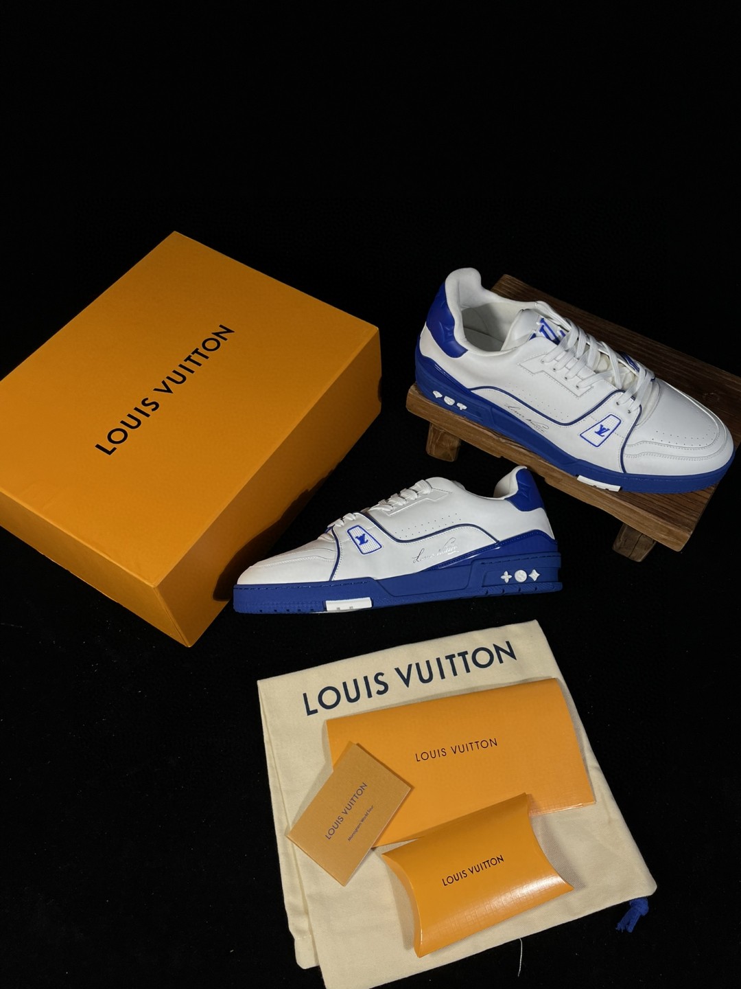 Louis Vuitton 路易威登 Trainer 白蓝 低筒 休闲鞋 板鞋 运动鞋 男鞋 女鞋 1A8SJN