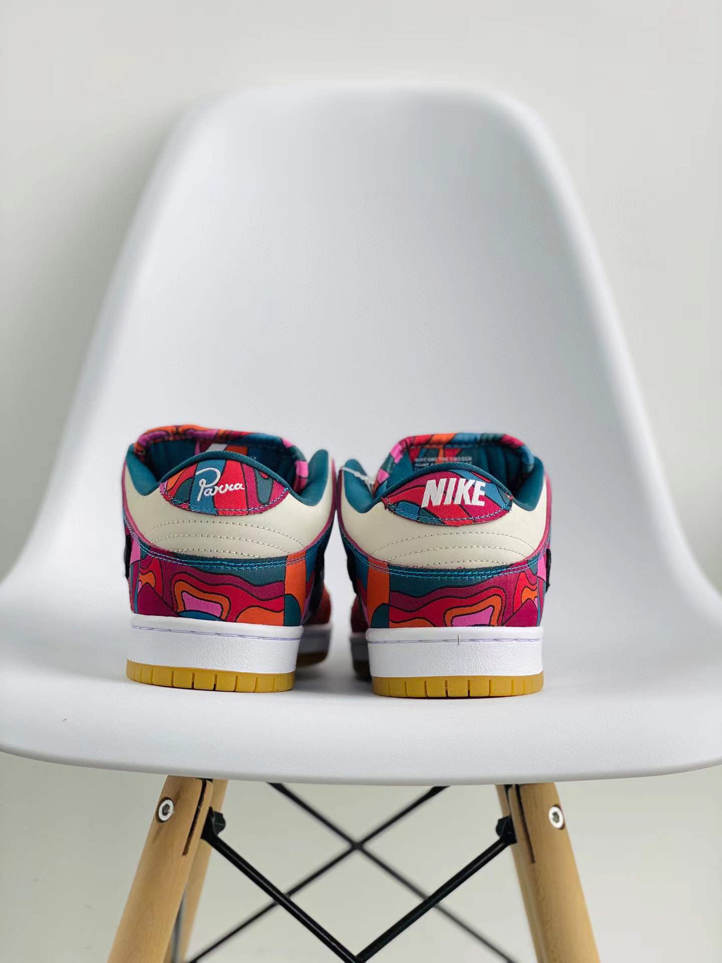 Parra dunk Low Abstract Art 撕撕乐 抽象艺术 白蓝红  低筒 复古板鞋 休闲鞋 男鞋 女鞋 DH7695-600