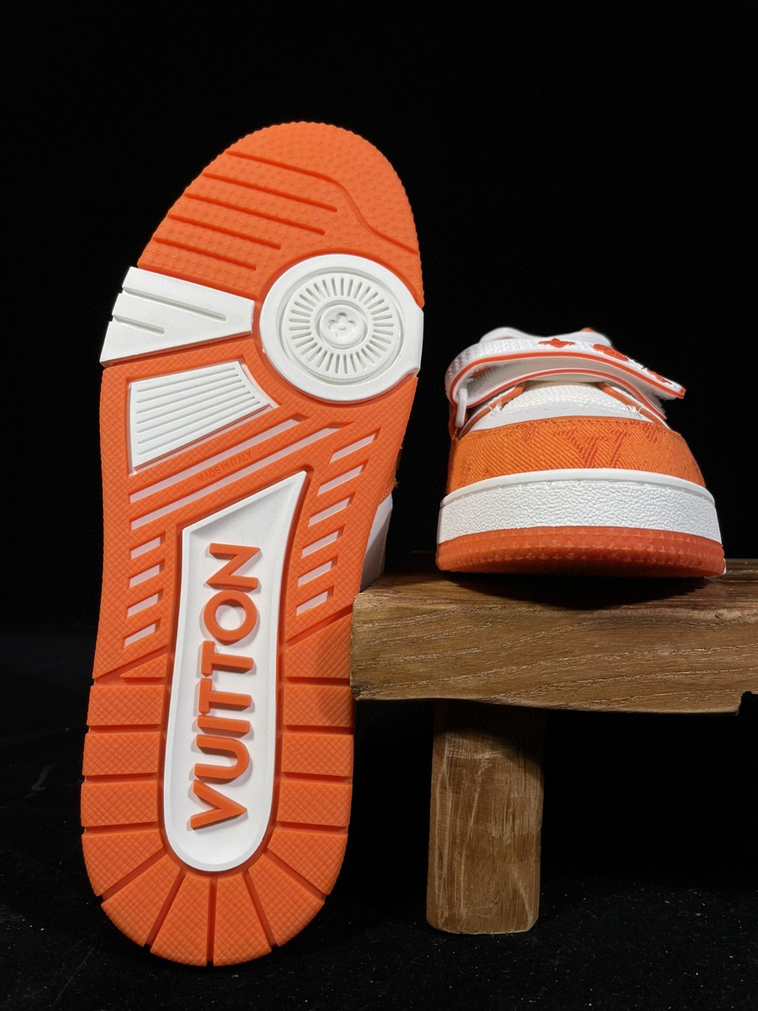 Louis Vuitton 路易威登 Trainer 魔术贴 白橙 休闲鞋 板鞋 运动鞋 男鞋 女鞋 1A9ZBI