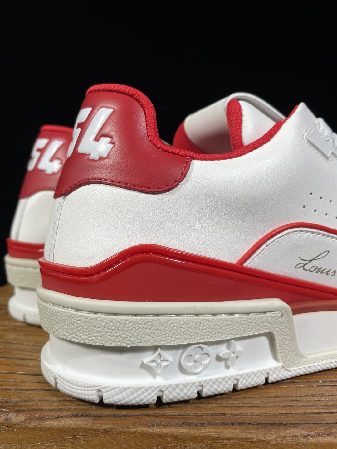 Louis Vuitton 路易威登 Trainer 红白 低筒 休闲鞋 板鞋 运动鞋 男鞋 女鞋 1A8ZPR