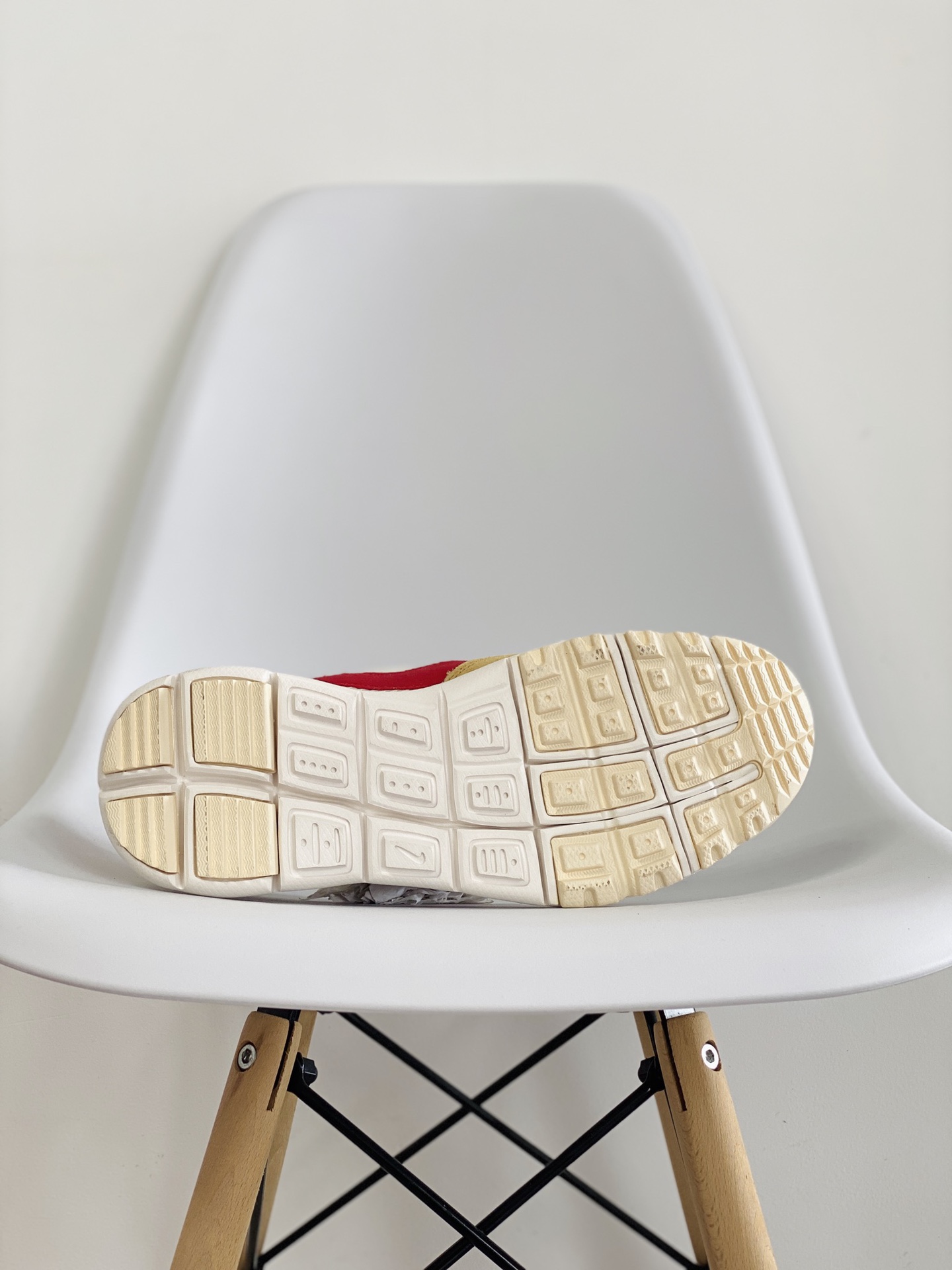 Tom Sachs NIKE Craft Mars Yard 2.0 宇航员 黄白红 跑步鞋 联名 休闲鞋 板鞋 男鞋 女鞋 AA2261-100