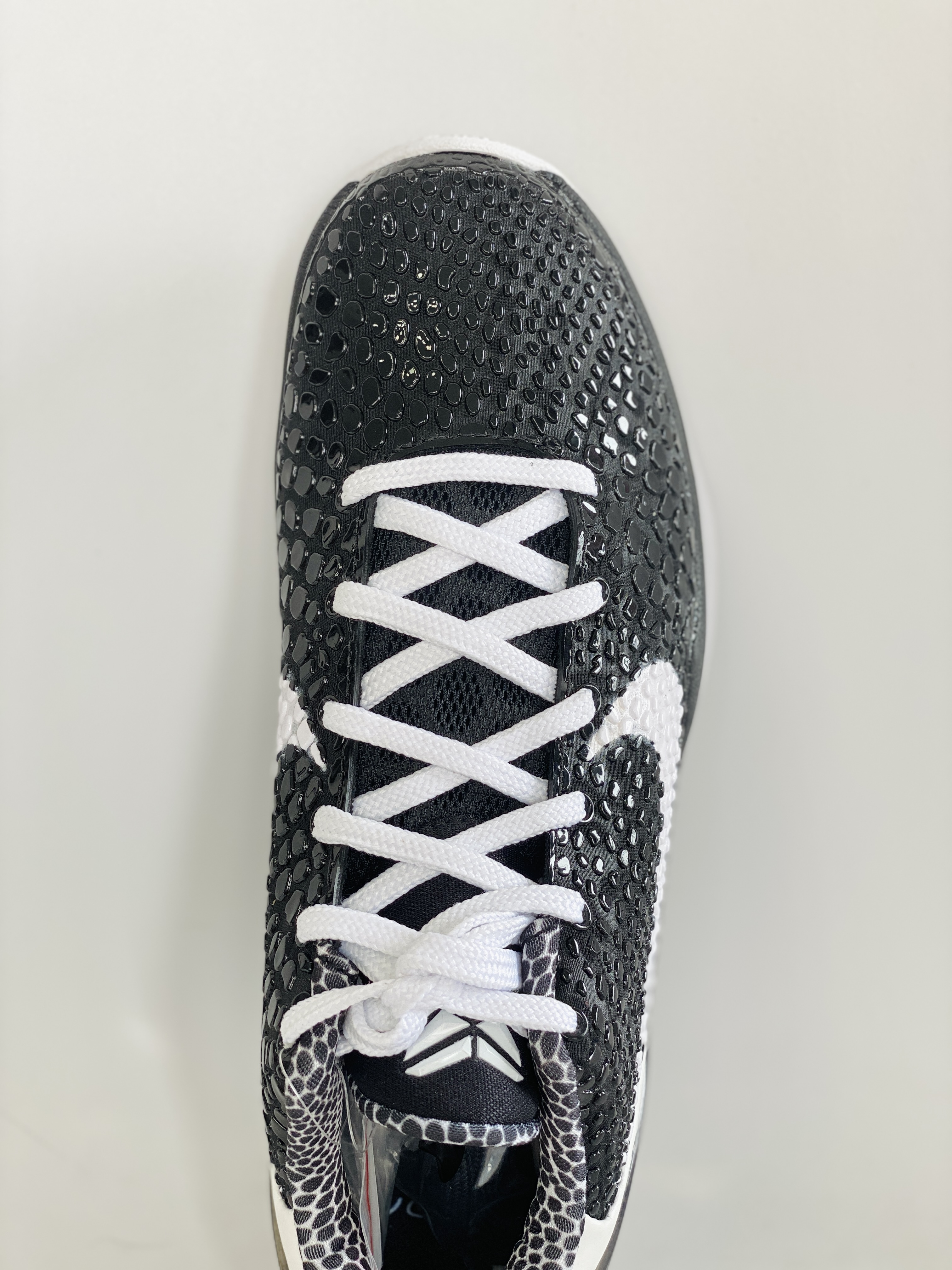 需预定 H12 Kobe6  GIGI mambacita  黑白  球鞋 籃球鞋 實戰鞋 前掌气垫 后掌EVA 真碳板 男鞋   CW2190-002