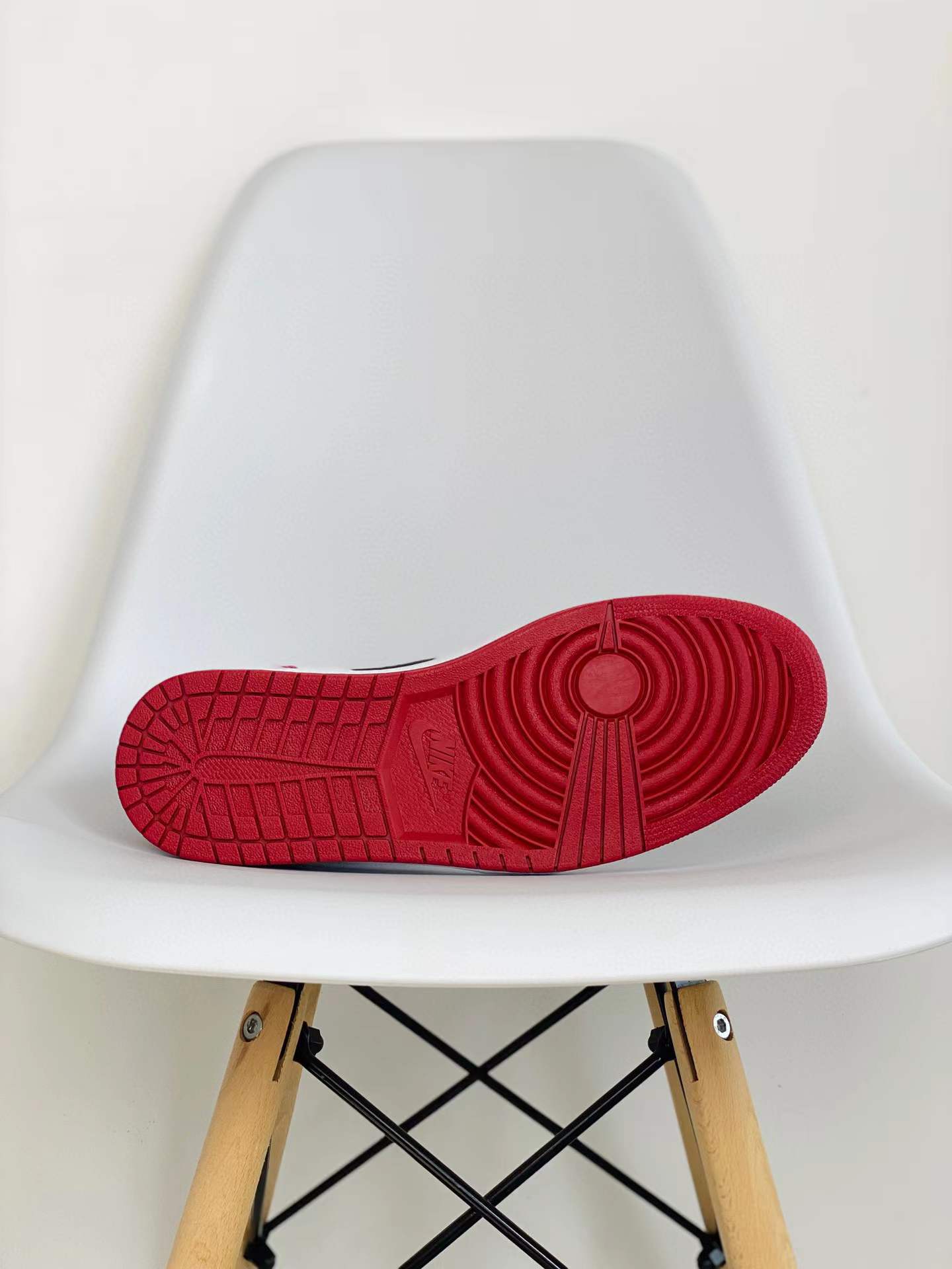 Air Jordan 1 AJ1 Retro Chicago 2015 芝加哥 白紅 篮球鞋 高筒 休闲鞋 男鞋 板鞋 