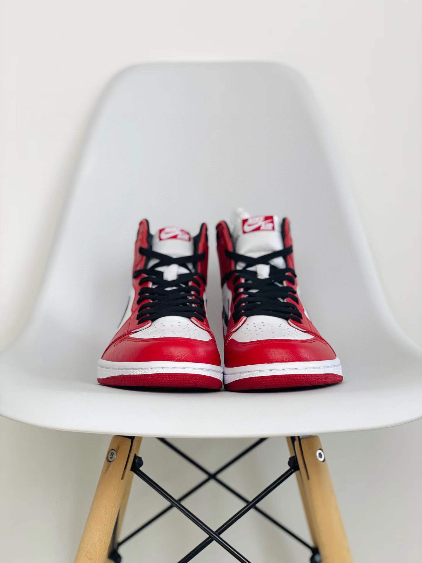 Air Jordan 1 AJ1 Retro Chicago 2015 芝加哥 白紅 篮球鞋 高筒 休闲鞋 男鞋 板鞋 