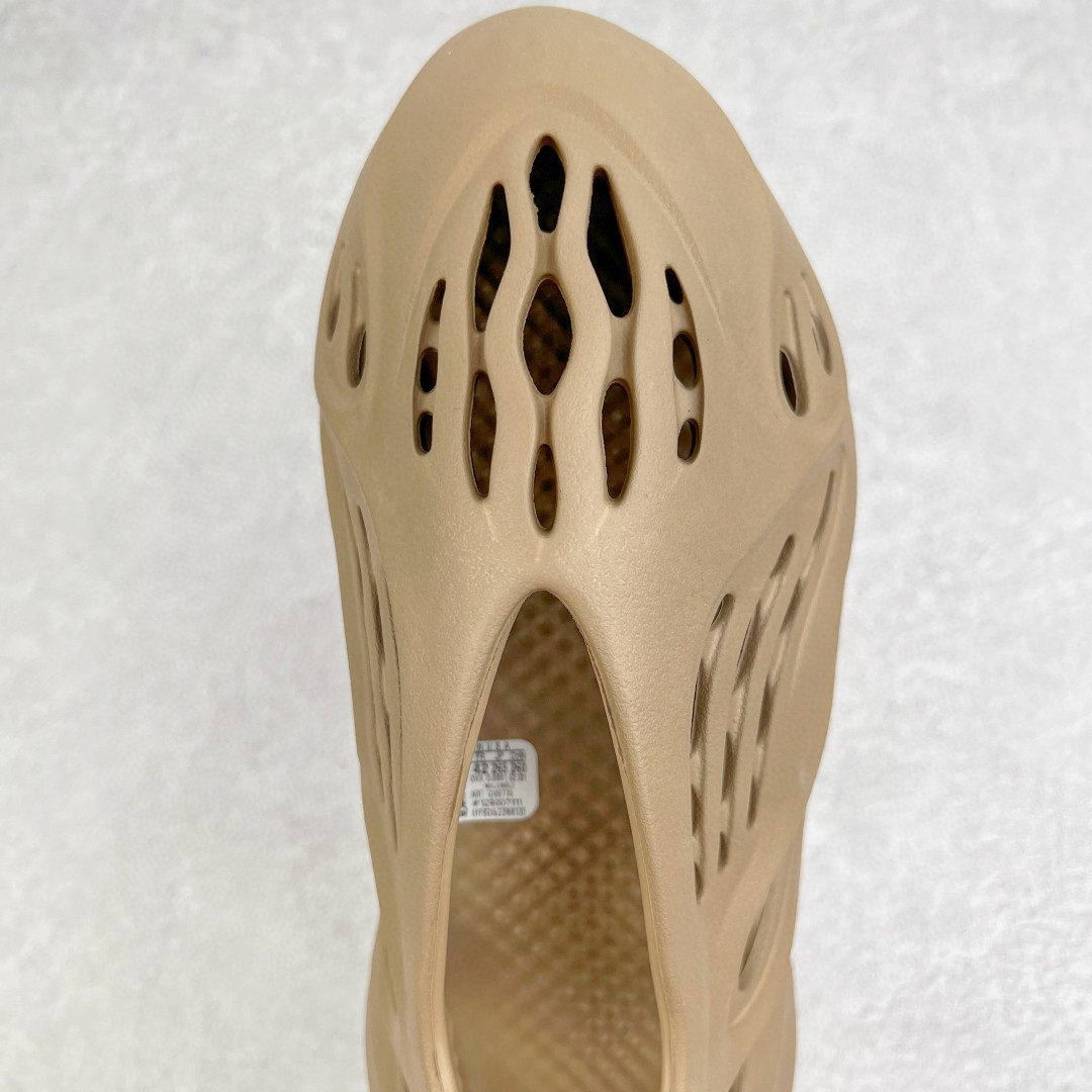 adidas originals Yeezy Foam Runner Mist 柳木棕 薄雾 运动凉鞋 洞洞鞋 拖鞋 室内室外拖 男鞋 女鞋  GV6774
