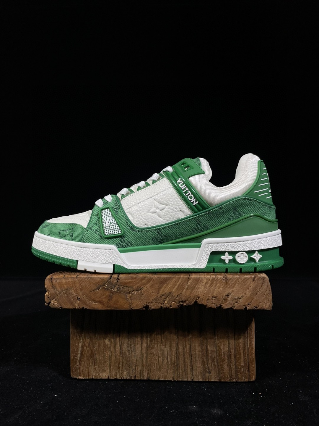 Louis Vuitton 路易威登 Trainer 绿白 低筒 休闲鞋 板鞋 运动鞋 男鞋 女鞋 1A9JI1