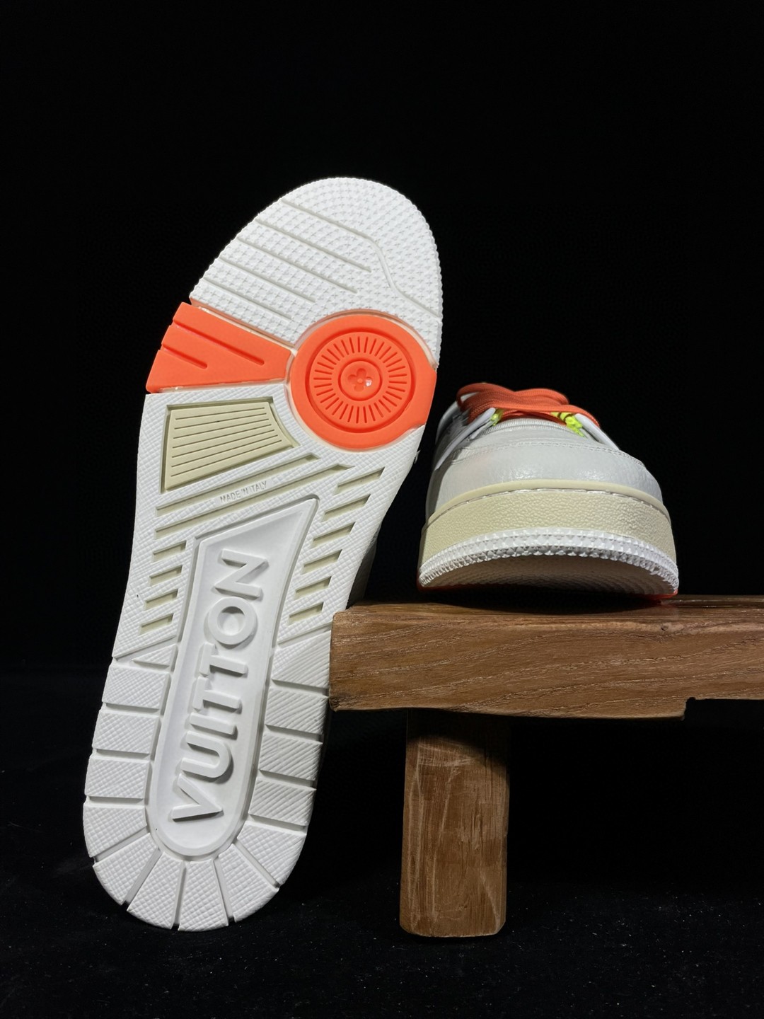 Louis Vuitton 路易威登 Trainer Upcycled 灰橙 巴黎限定 休闲鞋 板鞋 运动鞋 男鞋 女鞋 1A8W9W