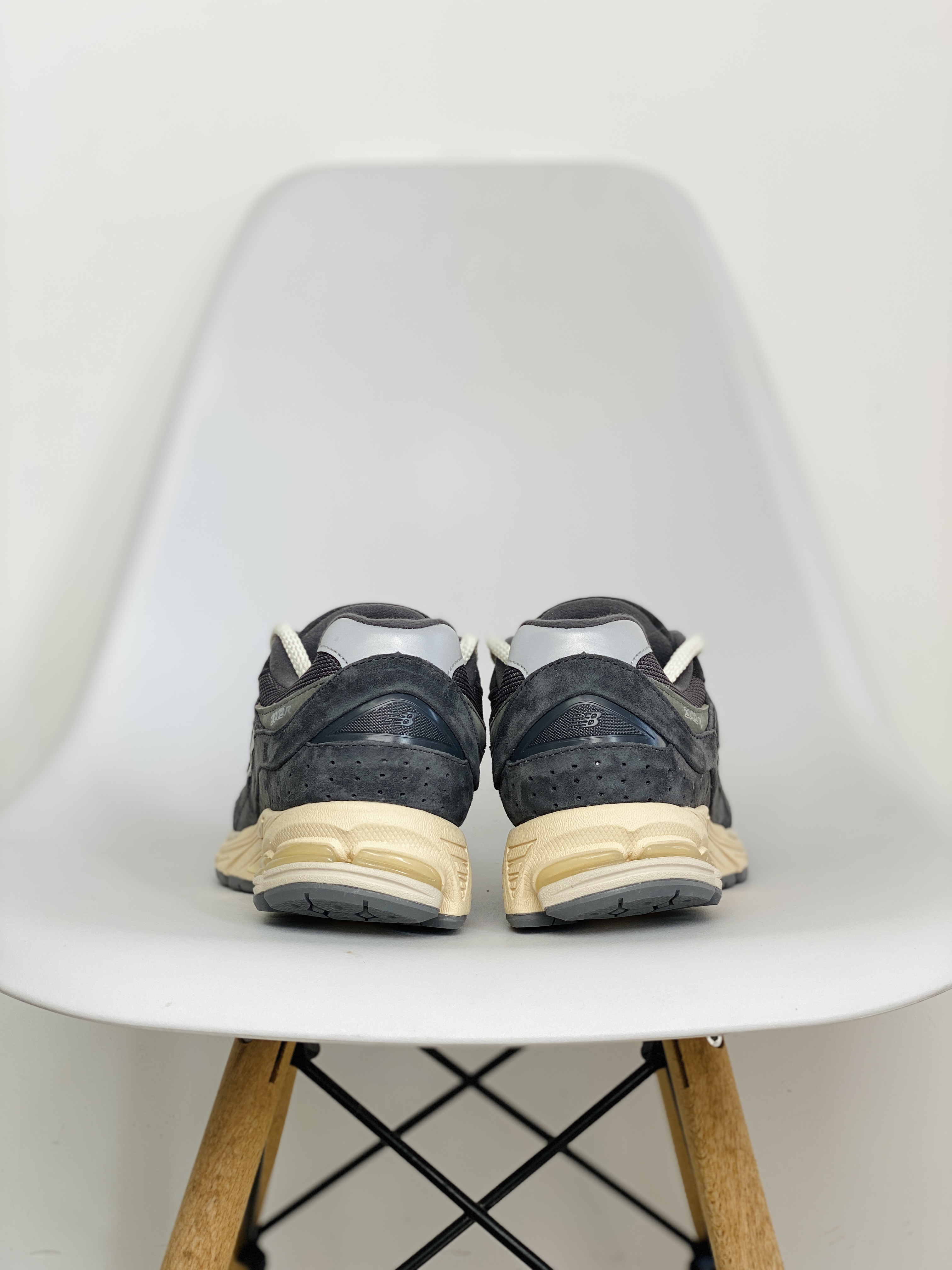 新版 New Balance 2002R 灰碳色 低筒 跑步鞋 运动鞋 休闲鞋 男鞋 女鞋 M2002RHO