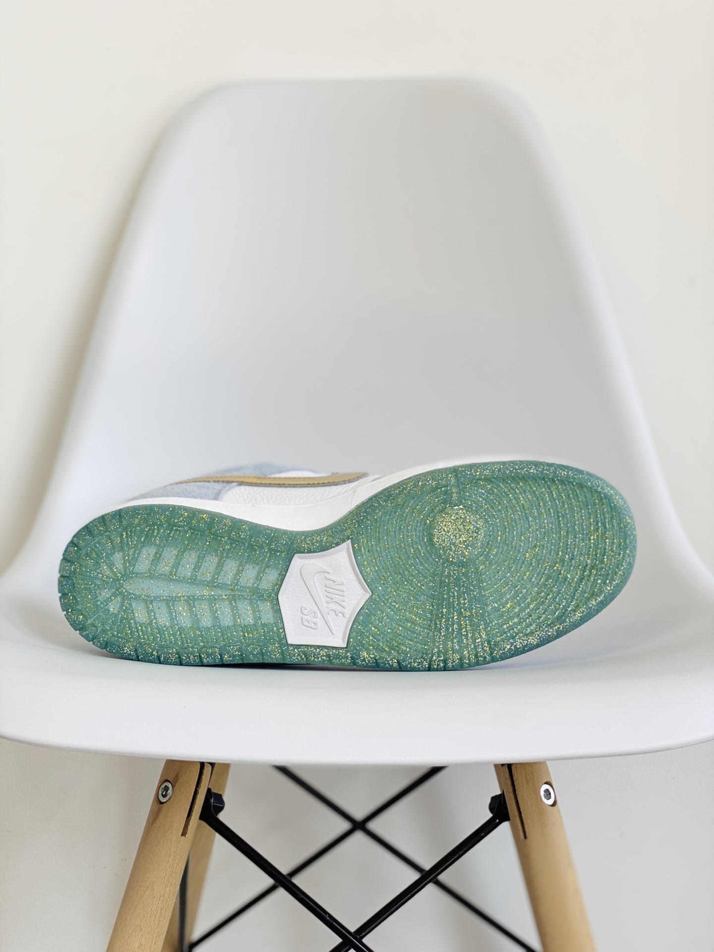 Sean Cliver dunk Low Holiday Special 蓝色情人节 冰雪奇缘 低筒 复古板鞋 休闲鞋 男鞋 女鞋  DC9936-100