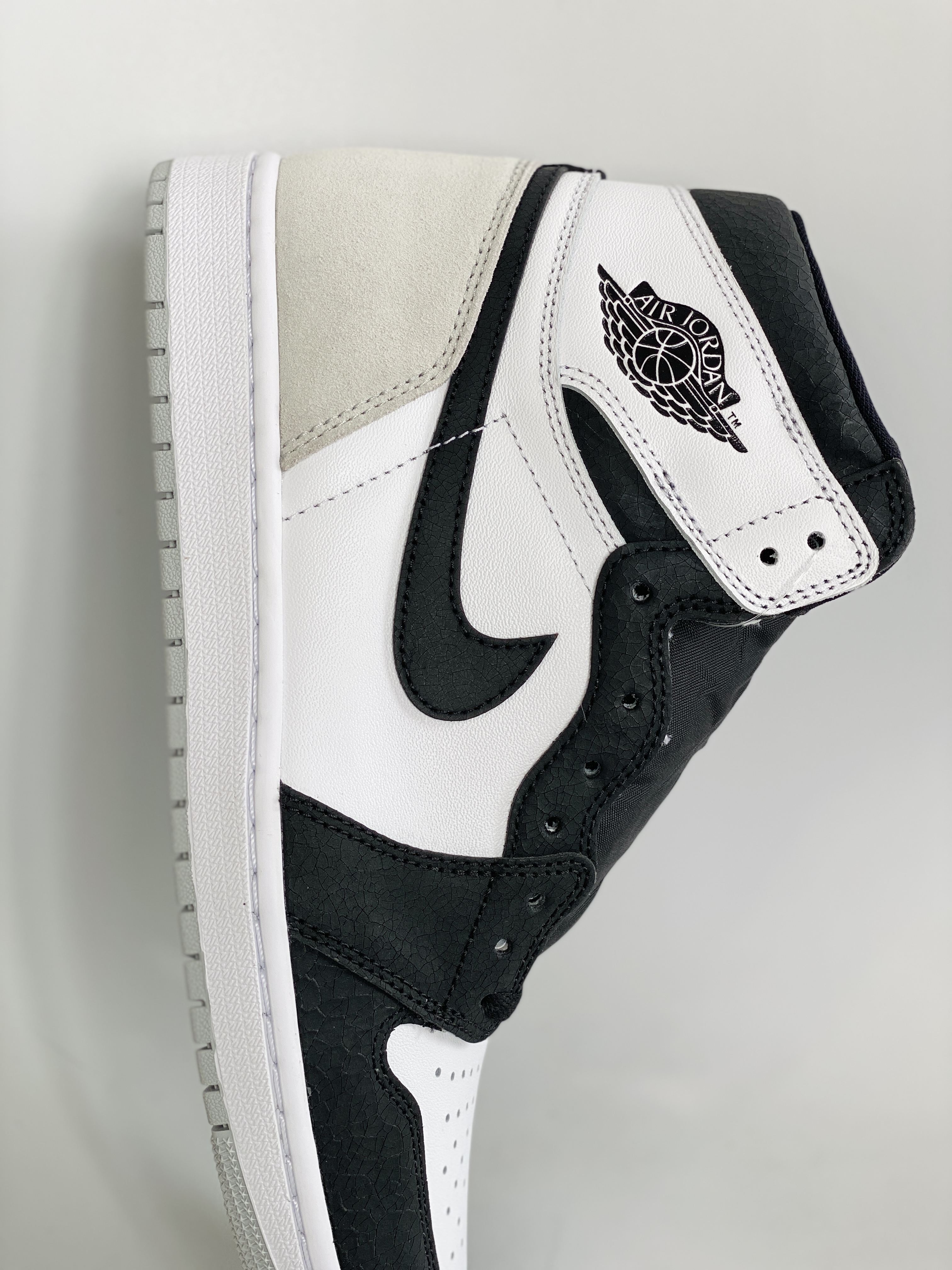 Air Jordan 1 AJ1 Retro OG Bleached Coral  黑灰脚趾 高筒 休闲鞋 男鞋 板鞋  555088-108