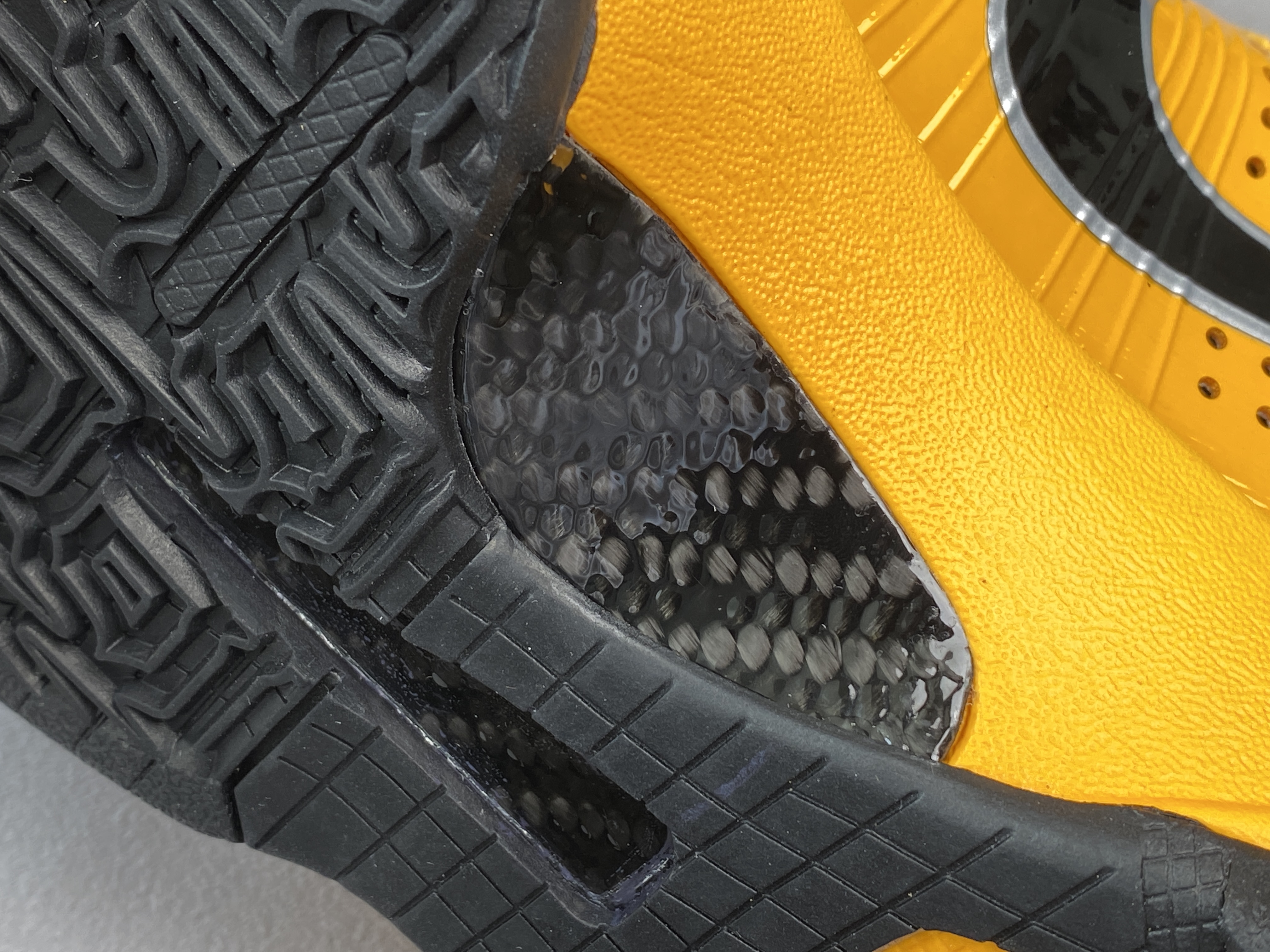 S2外貿 KOBE5 Bruce Lee 黑黃 李小龙  低筒 前掌气垫 球鞋 籃球鞋 實戰鞋  真碳板 男鞋 CD4991-700