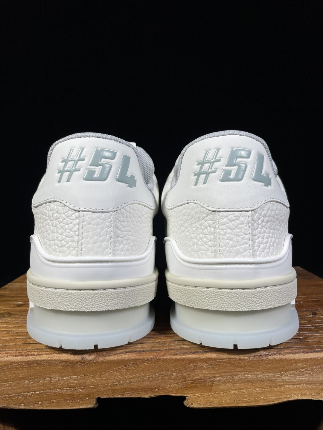 Louis Vuitton 路易威登 Trainer 白水泥 低筒 休闲鞋 板鞋 运动鞋 男鞋 女鞋 1A9UP6