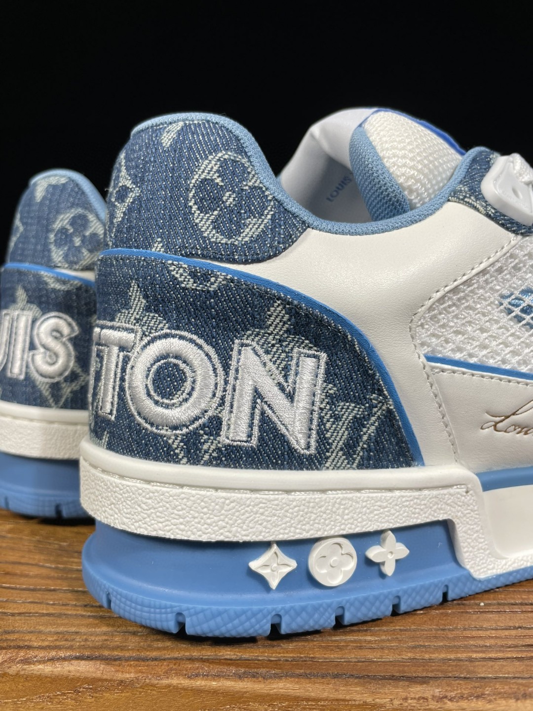 Louis Vuitton 路易威登 Trainer 魔术贴 蓝白 低筒 休闲鞋 板鞋 男鞋 女鞋 1A9ZI6