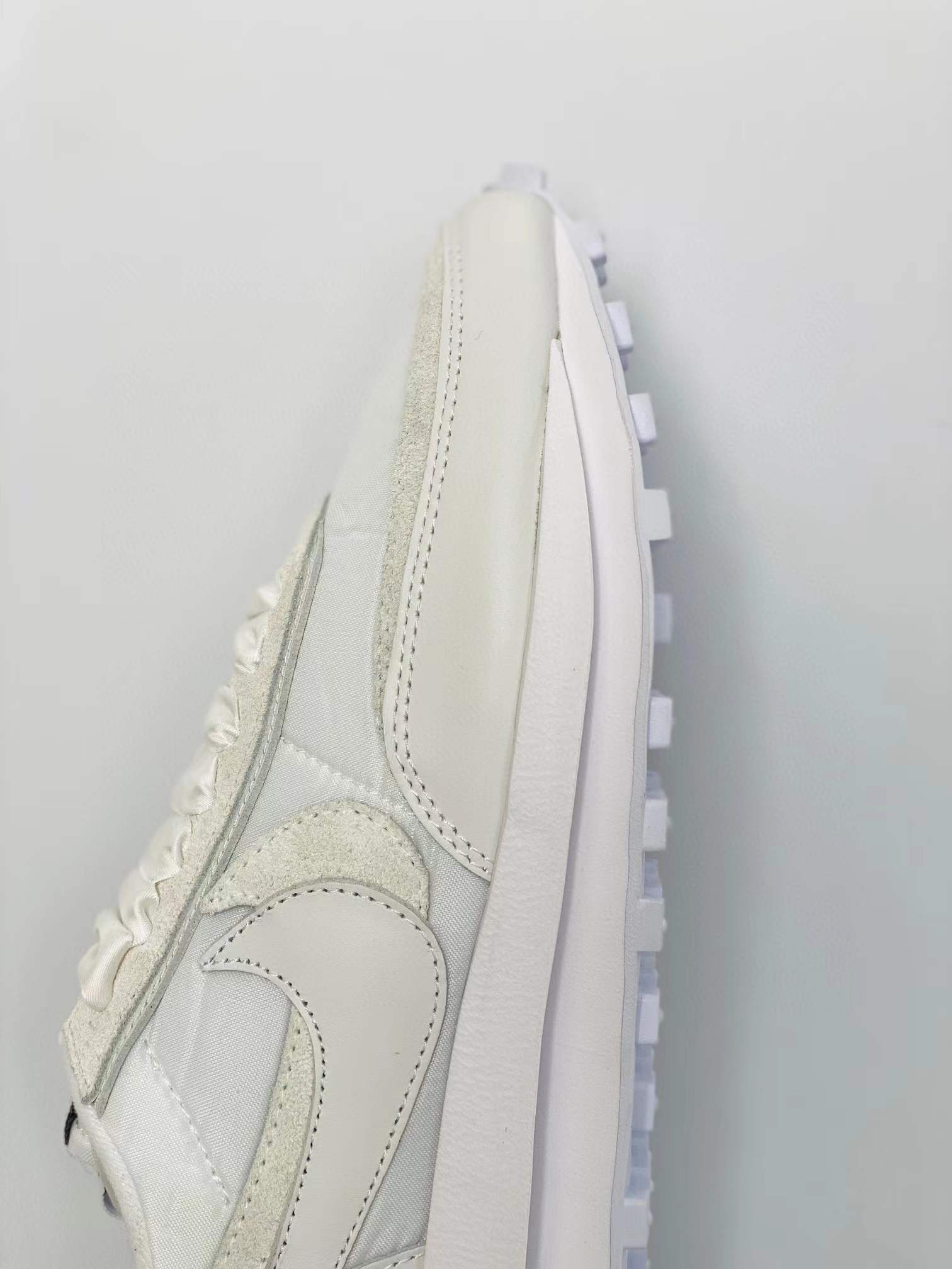 sacai  LVD 白色 丝绸 低筒 双勾 华夫 复古时鞋 休闲鞋 透气网面 运动鞋 男鞋厚底 女鞋增高