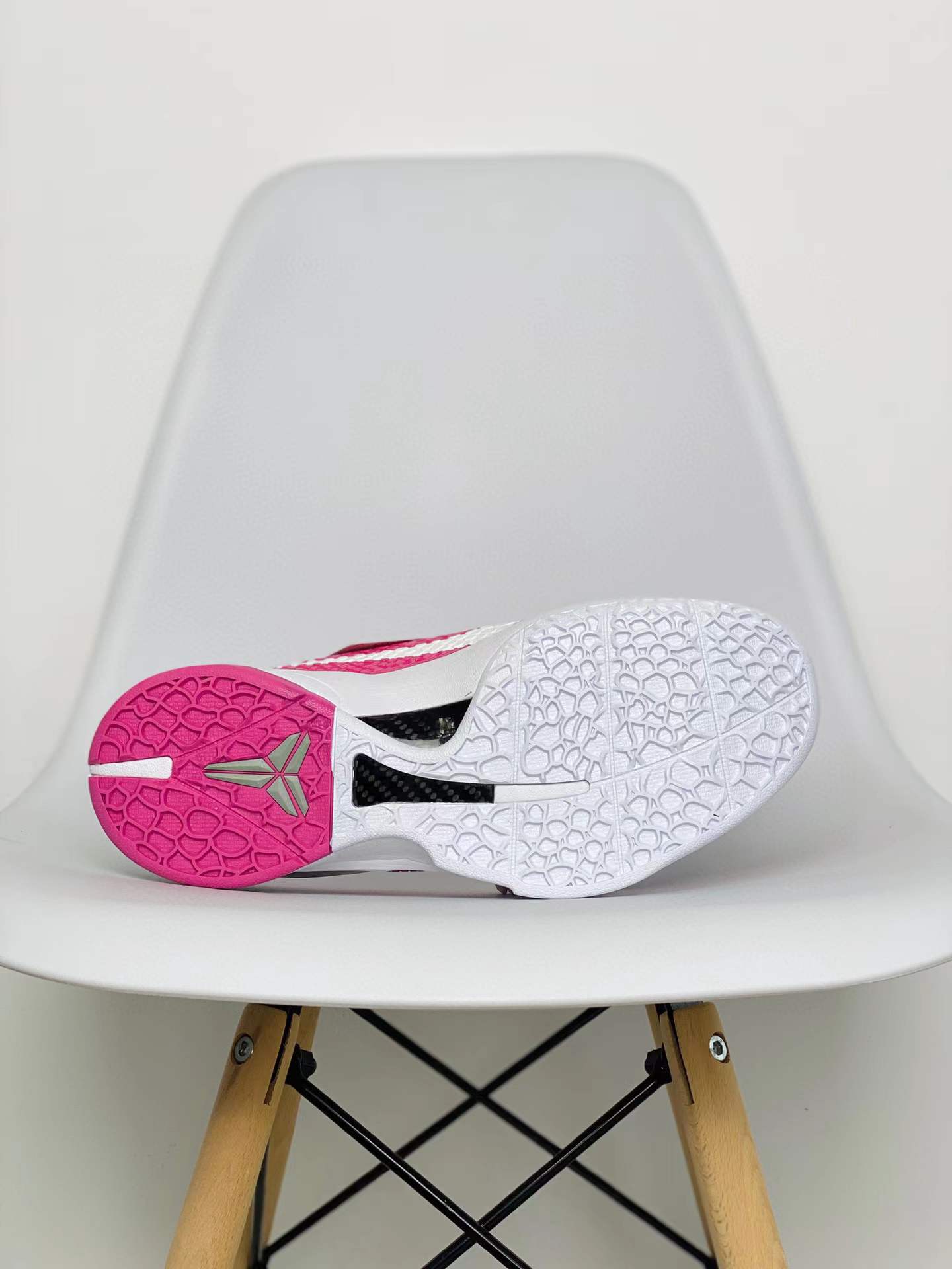 滅世純原 KOBE6 Think Pink 乳腺癌 科比 6  低筒  球鞋 籃球鞋 實戰鞋 前後氣墊 真碳板 男鞋 女鞋 DJ3596-600