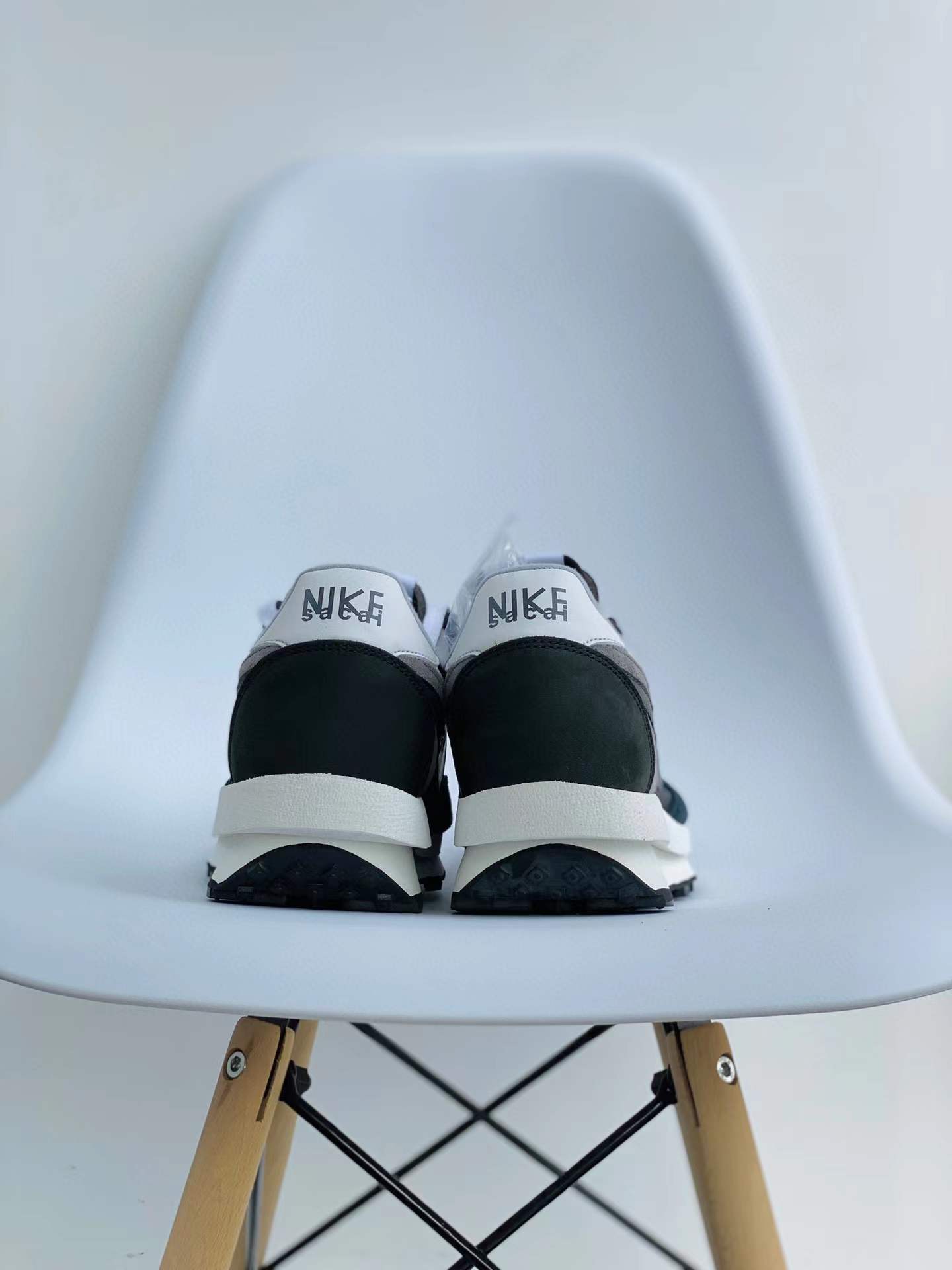 sacai  LVD 黑色 低筒 双勾 华夫 复古时鞋 休闲鞋 透气网面 运动鞋 男鞋厚底 女鞋增高BV0093-001