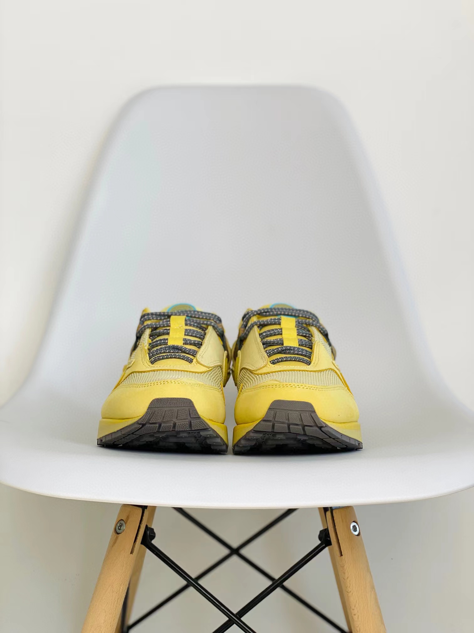 Travis Scott Air Max 1 Saturn Gold 黄色 倒钩 低筒 男鞋 女鞋 休闲鞋 板鞋 跑鞋 气垫鞋 DO9392-700