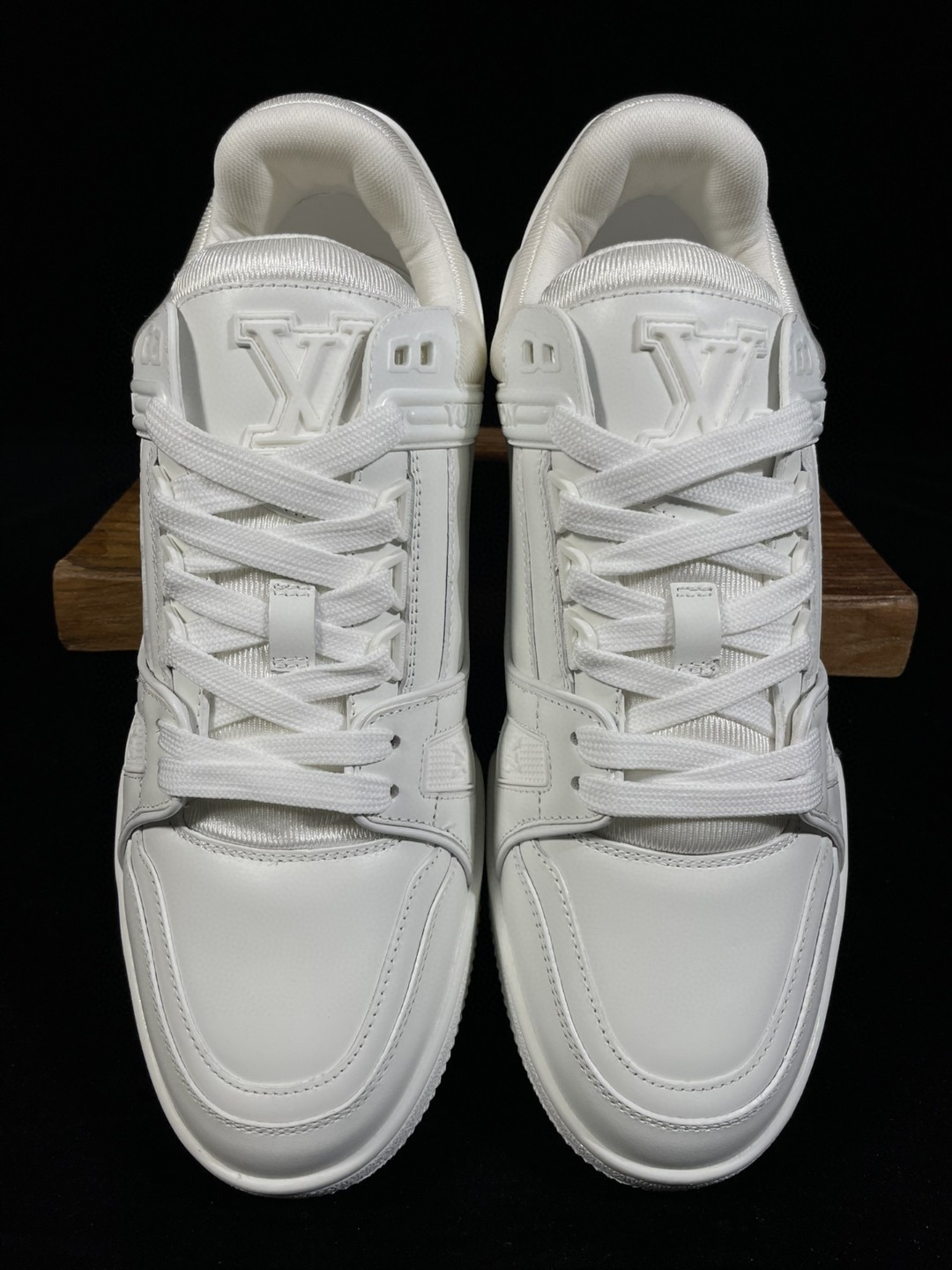 Louis Vuitton 路易威登 Trainer Sneaker 白色 低筒 休闲鞋 板鞋 男鞋 女鞋 1A9G4Z